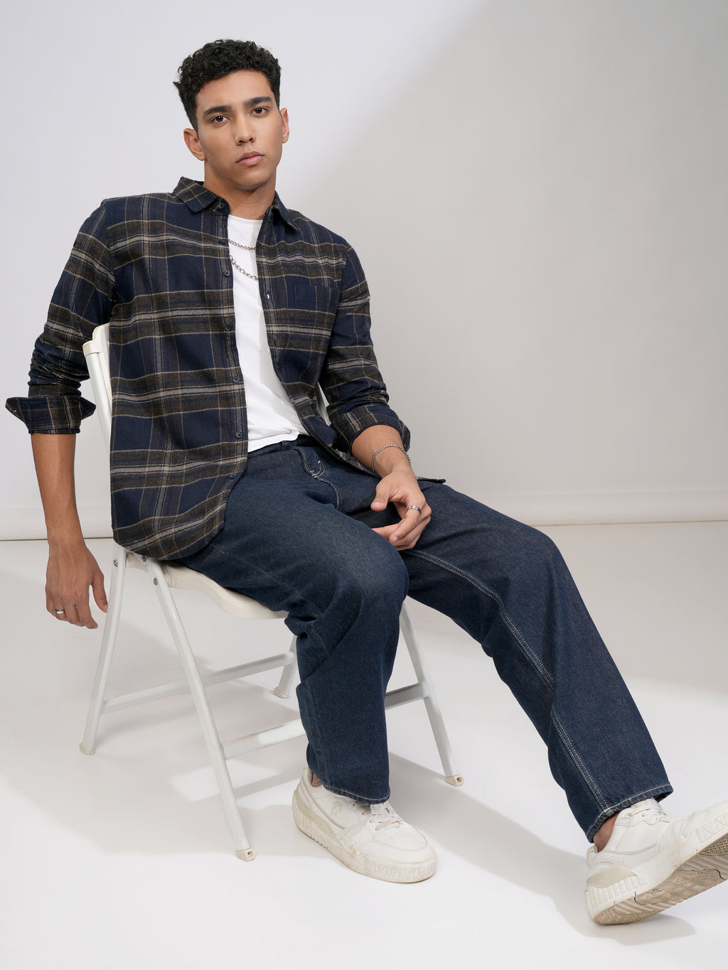 Highlander Men Navy Blue Checked Slim Fit Casual Shirt - Navy Blue - Image 2