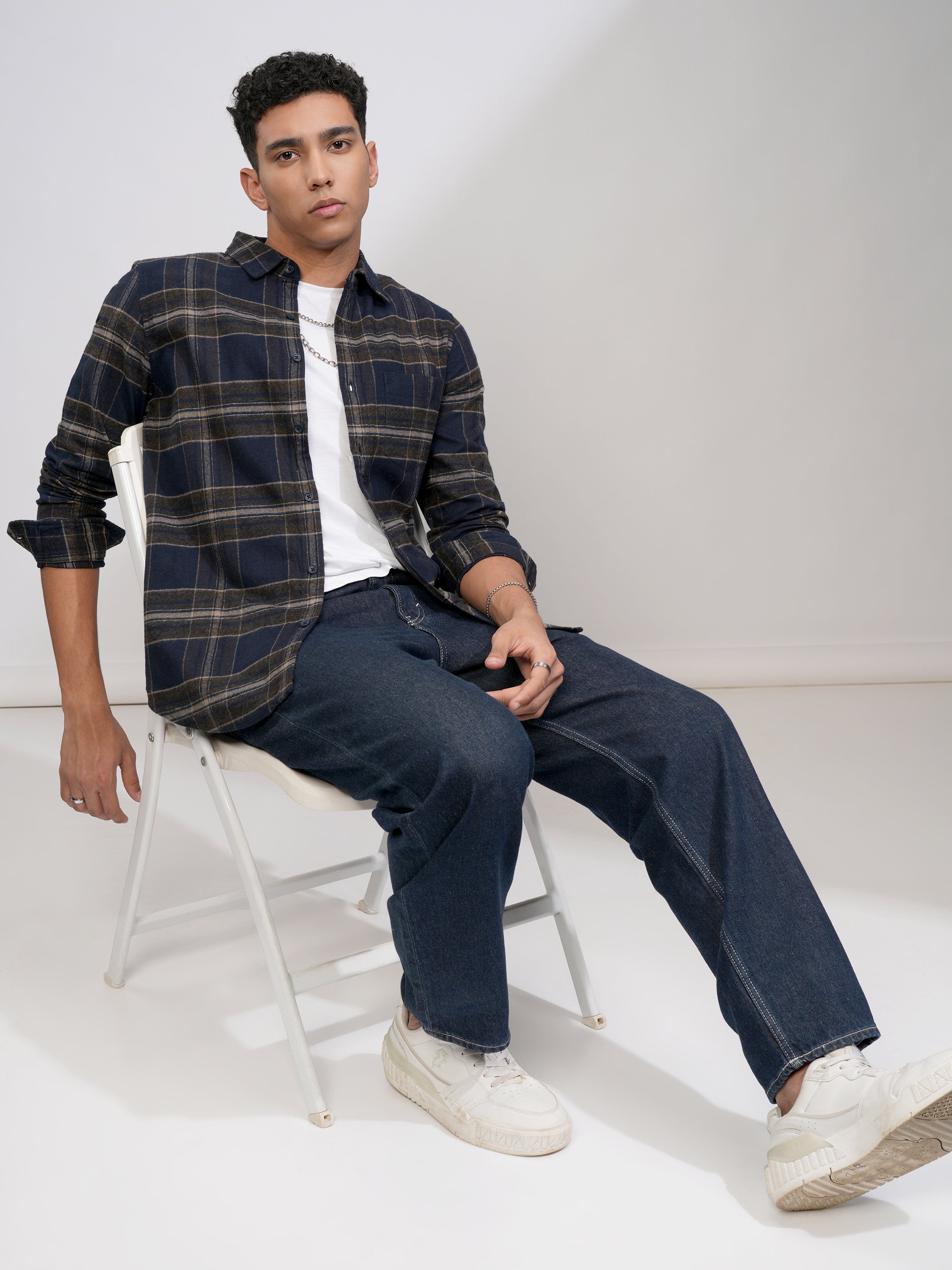 Highlander Men Navy Blue Checked Slim Fit Casual Shirt - Navy Blue - Image 2