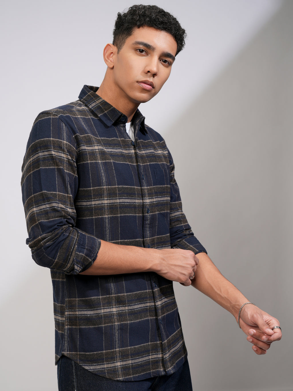 Highlander Men Navy Blue Checked Slim Fit Casual Shirt - Navy Blue - Image 6