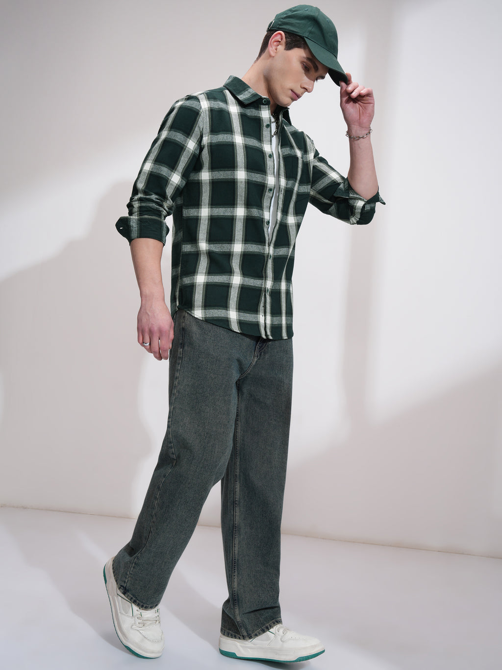 Highlander Men Green Checked Slim Fit Casual Shirt - Green - Image 2