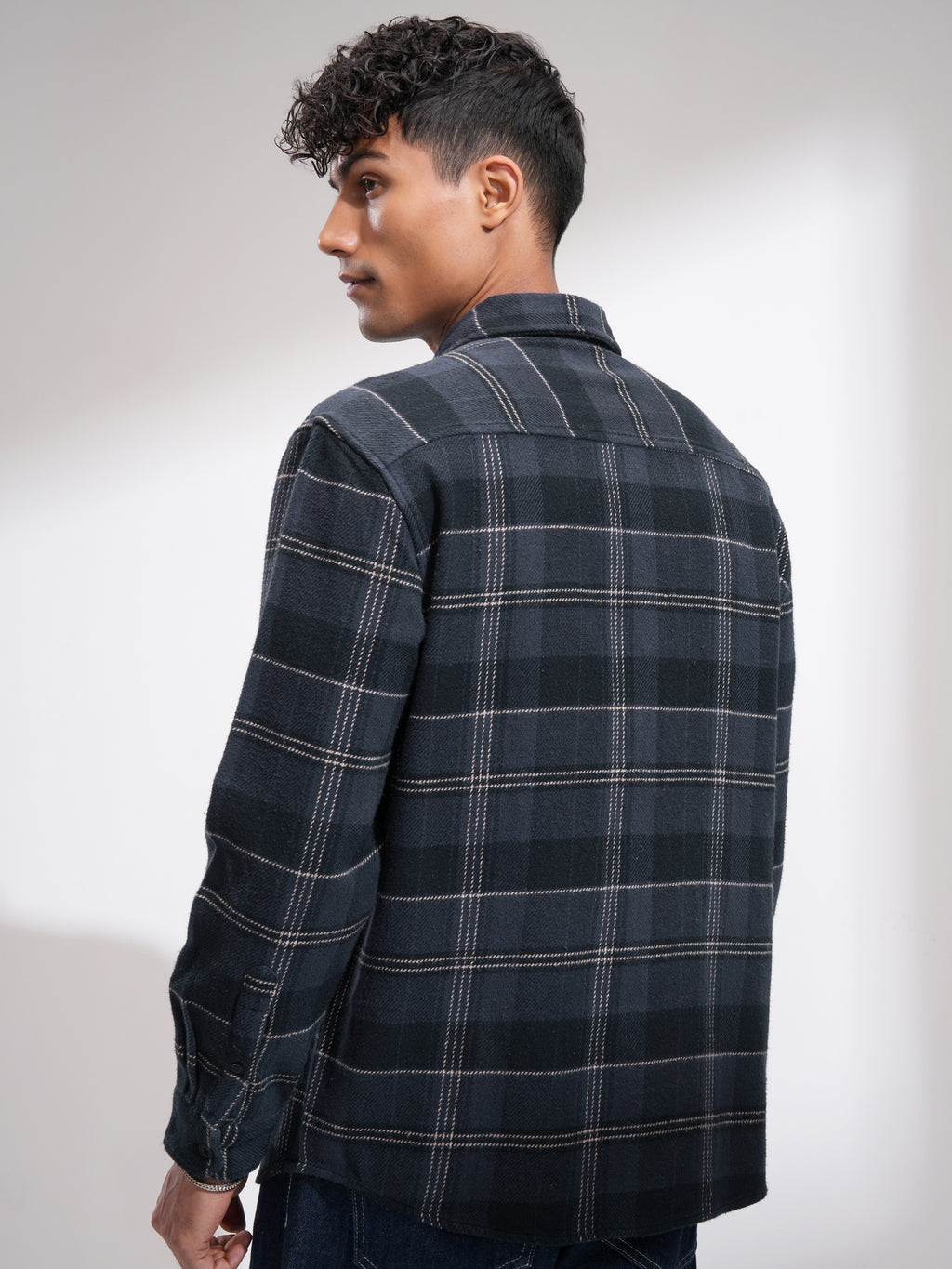 Highlander Men Blue Checked Relaxed Fit Casual Shirt - Blue - Image 3