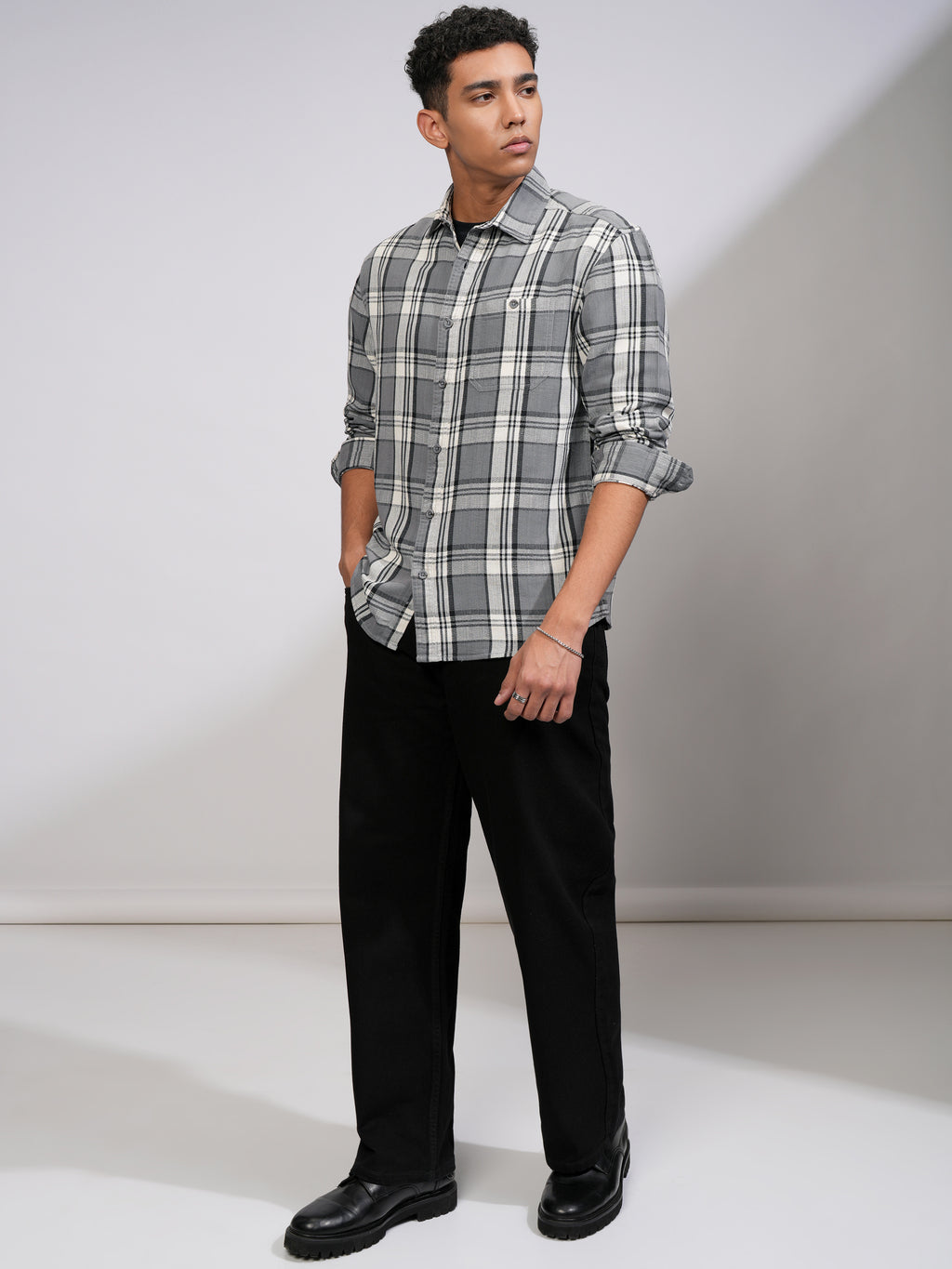 Highlander Men Grey Checked Relaxed Fit Casual Shirt - Grey - Image 2