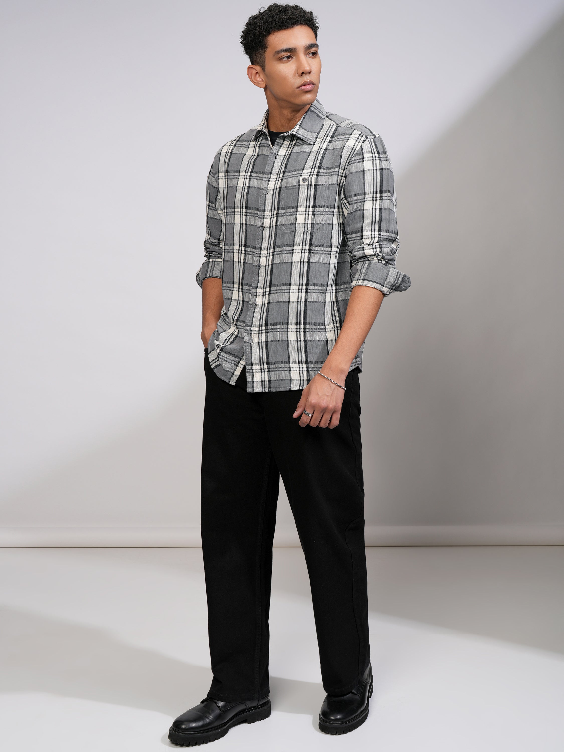 Highlander Men Grey Checked Relaxed Fit Casual Shirt - Grey - Image 2