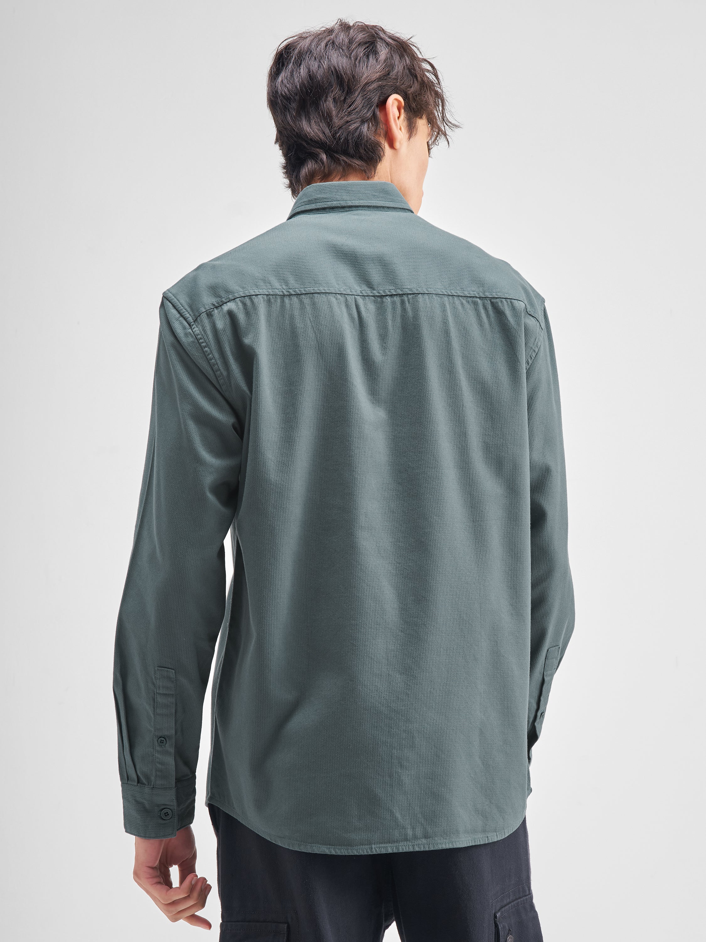 Highlander Men Blue Solid Relaxed Fit Casual Shirt - Blue - Image 3
