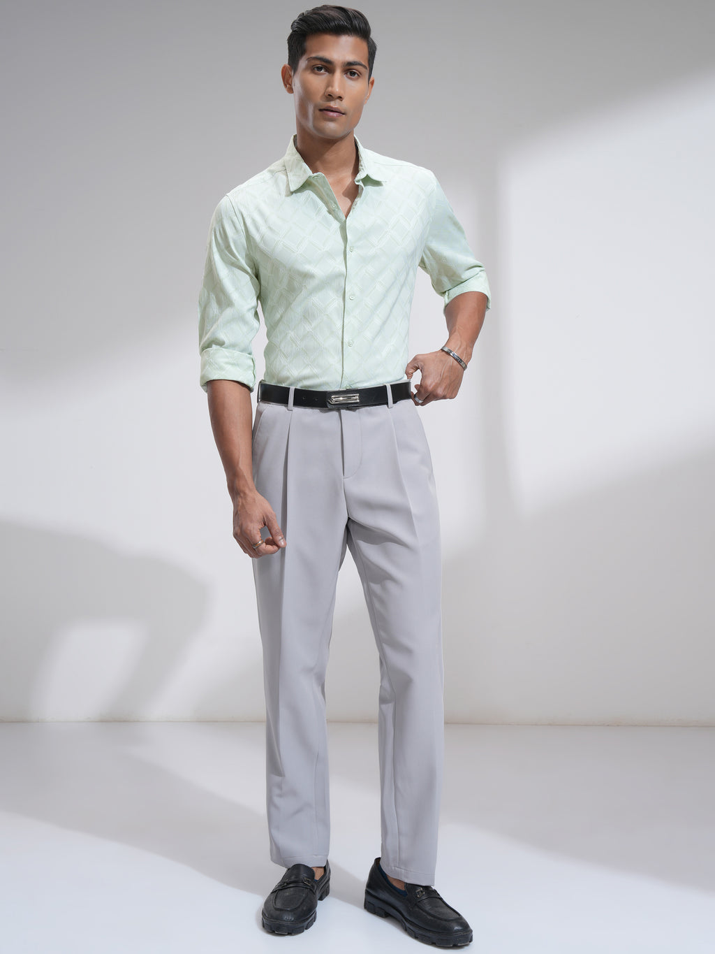 Highlander Men Green Textured Slim Fit Casual Shirt - Green - Image 2