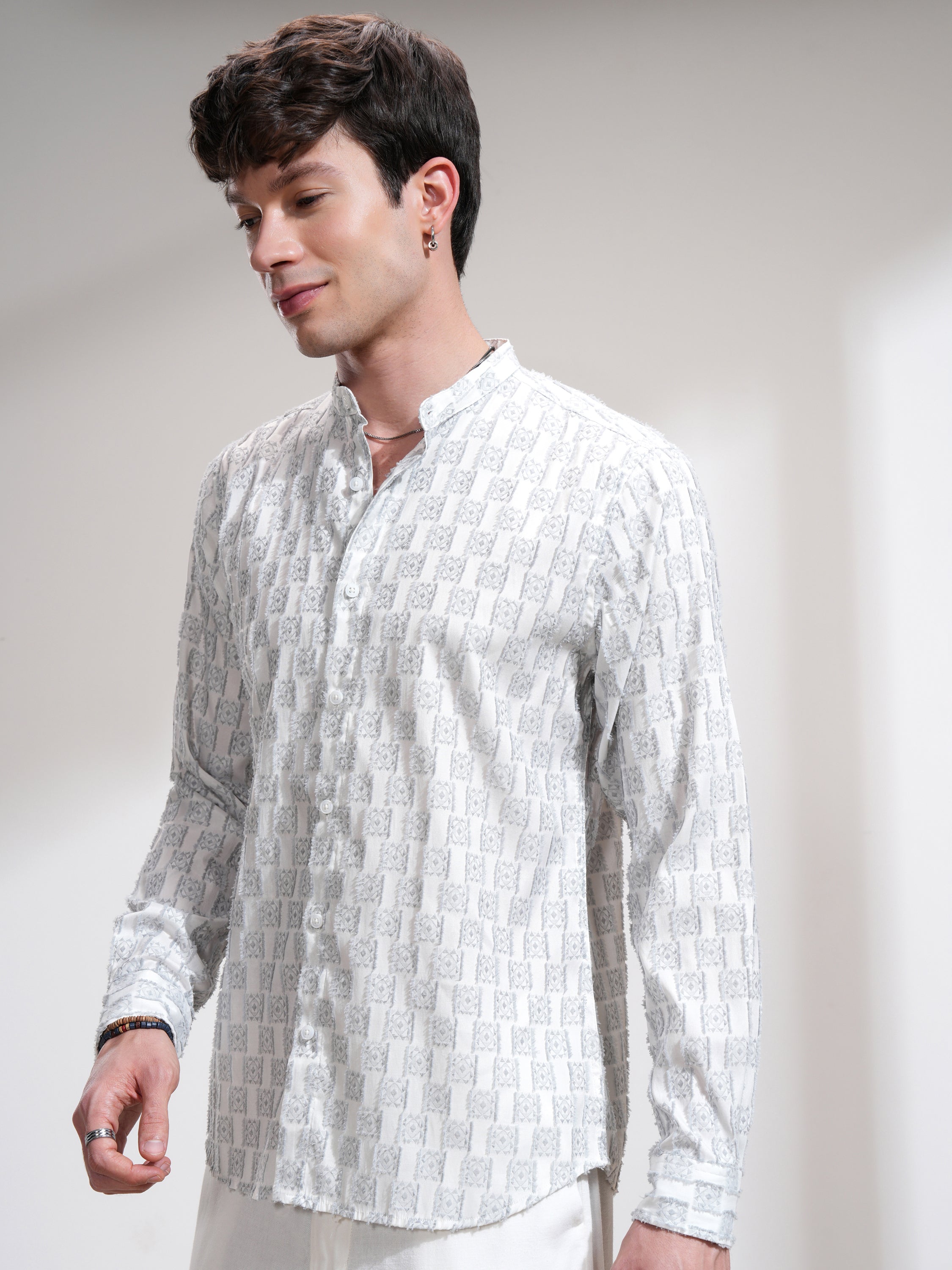 Highlander Men White Printed Slim Fit Casual Shirt - White - Image 4