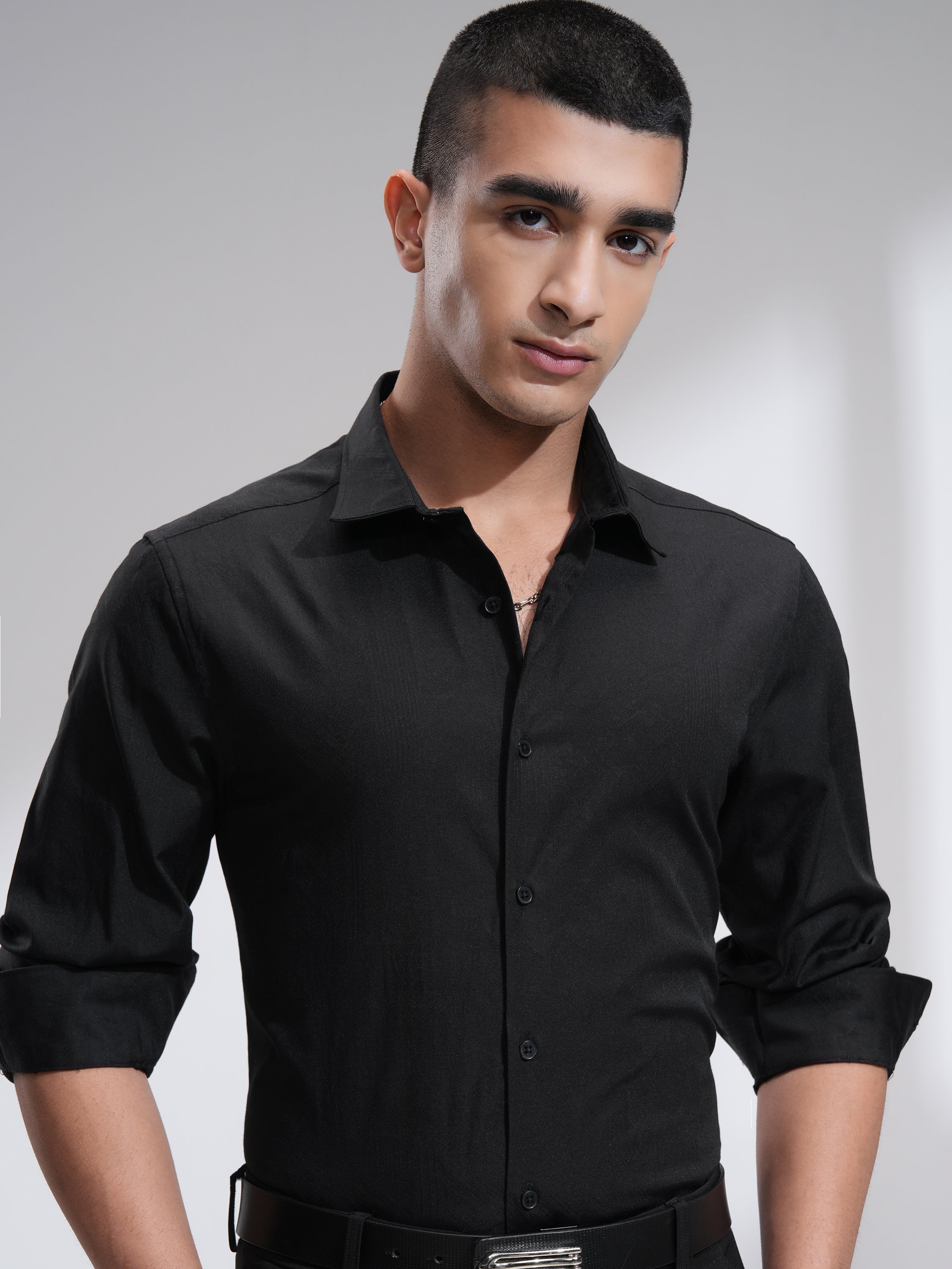 Highlander Men Black Textured Slim Fit Casual Shirt - Black - Image 1