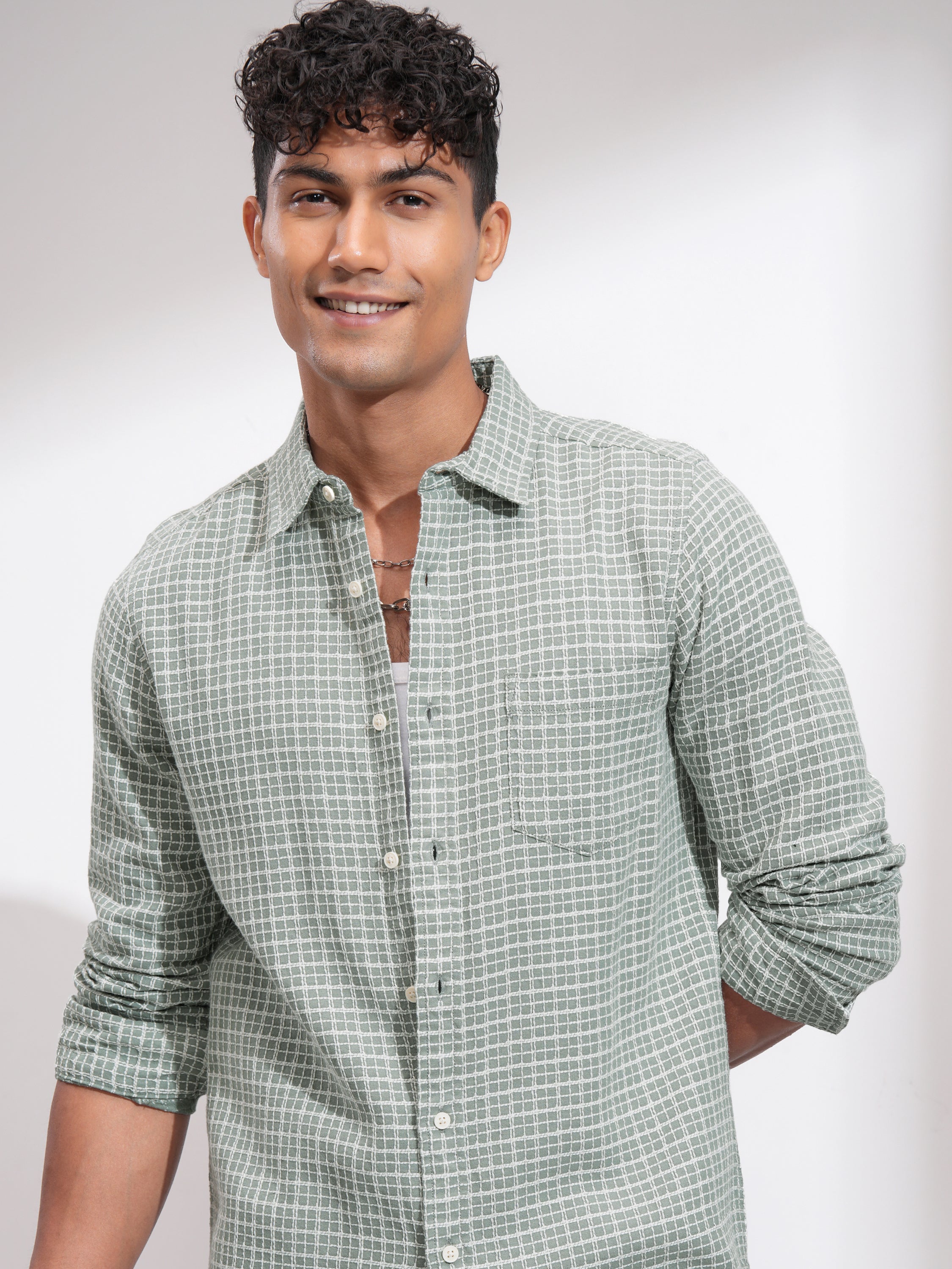 Highlander Men Green Checked Slim Fit Casual Shirt - Green - Image 1