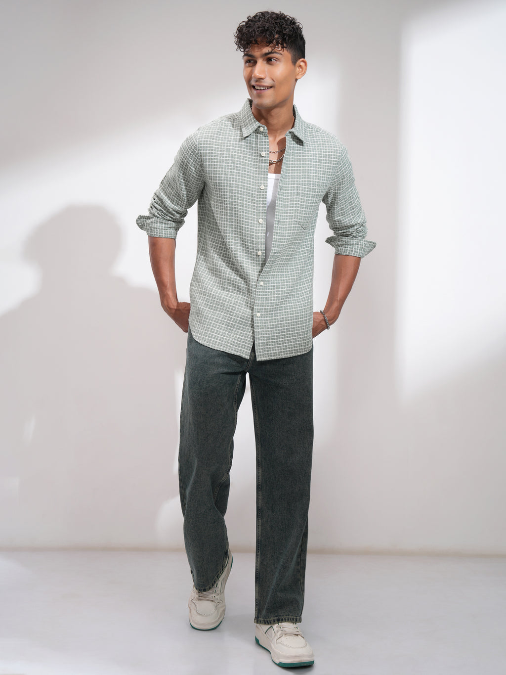 Highlander Men Green Checked Slim Fit Casual Shirt - Green - Image 2