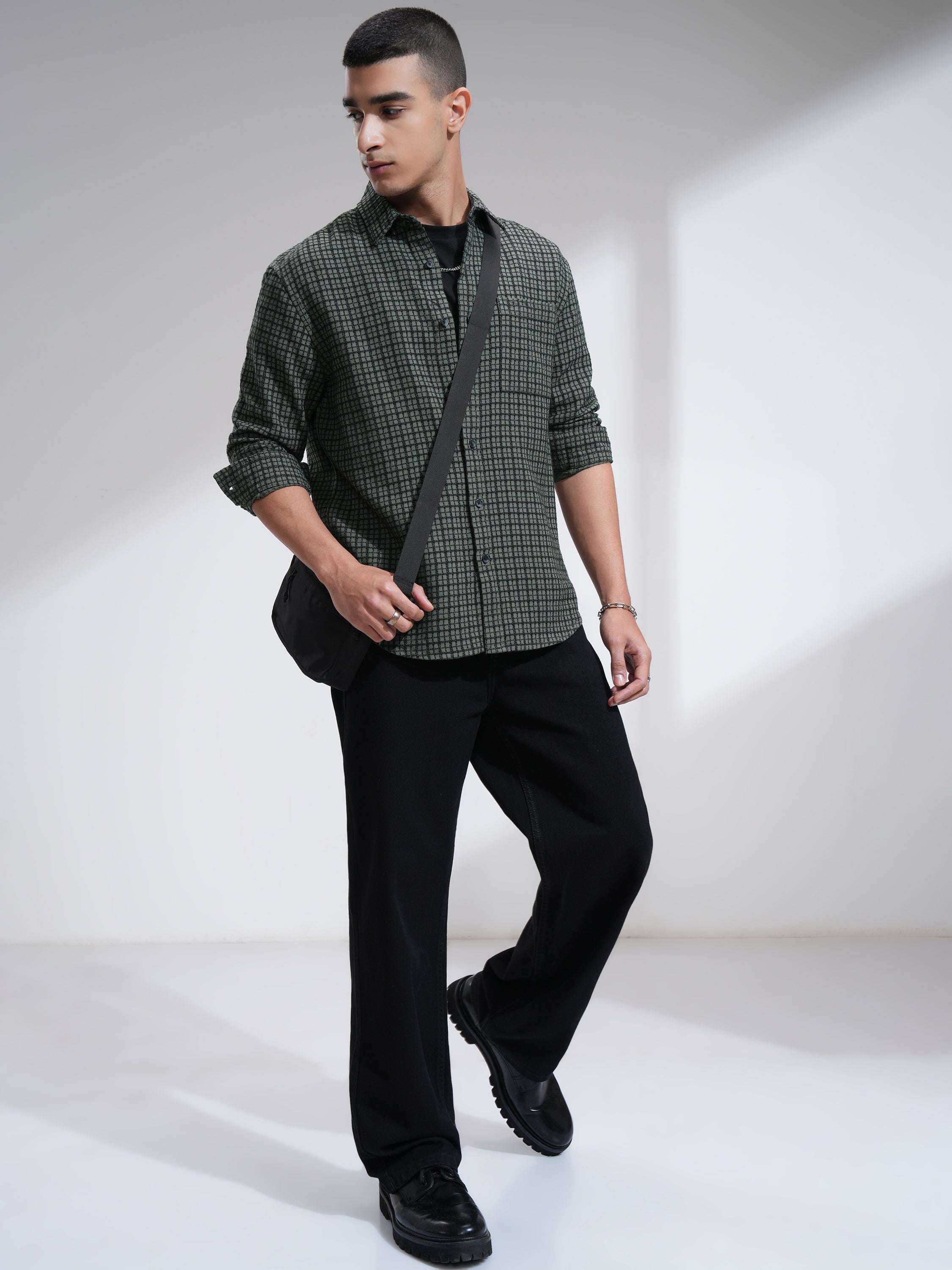 Highlander Men Green Checked Relaxed Fit Casual Shirt - Green - Image 2