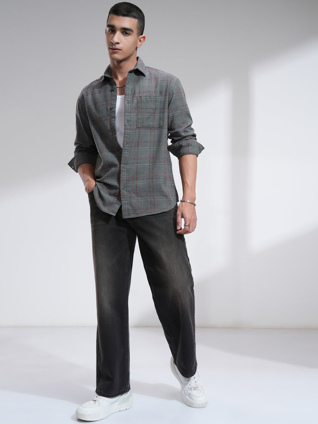 Highlander Men Grey Checked Relaxed Fit Casual Shirt - Grey - Image 2