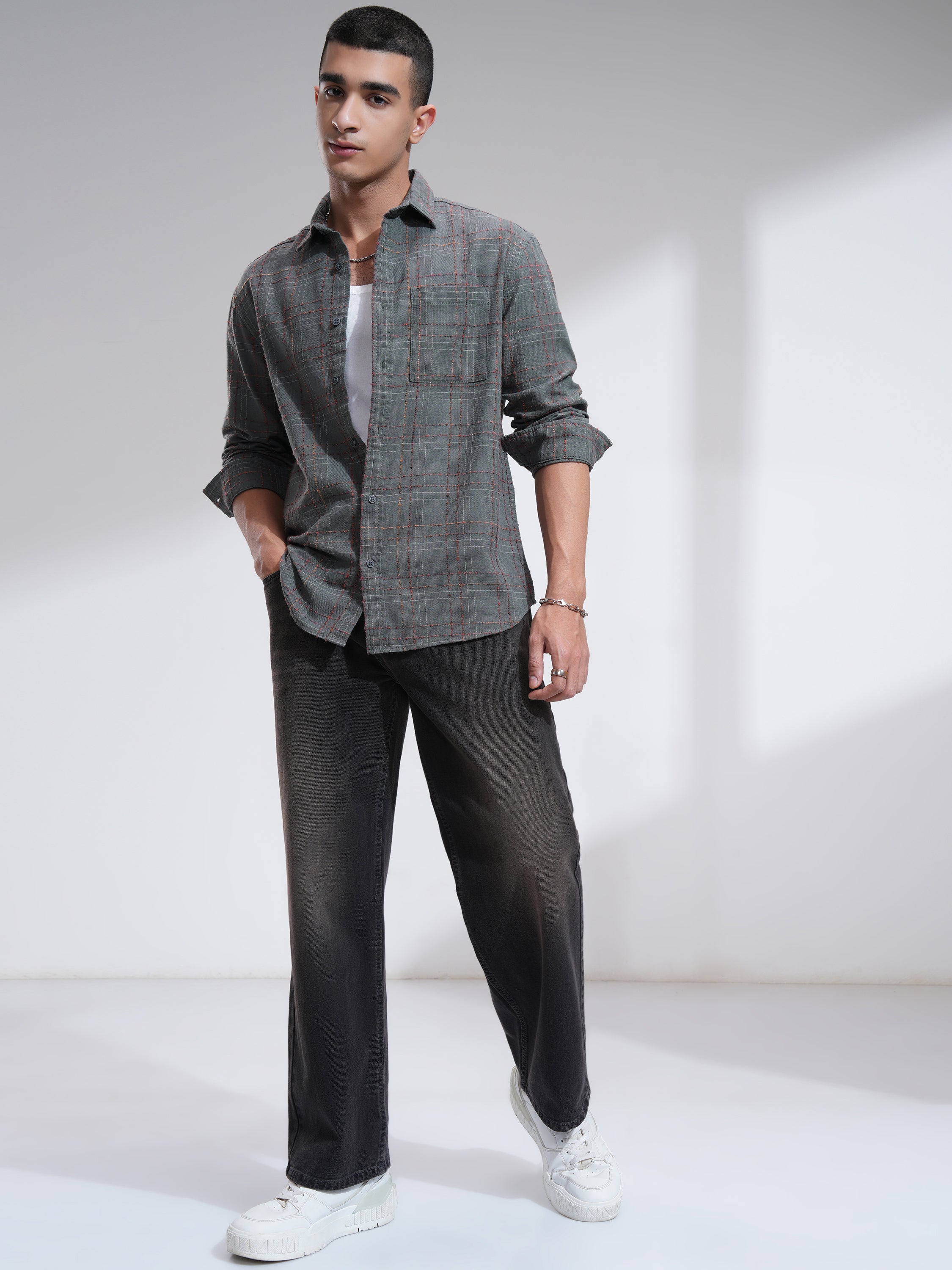 Highlander Men Grey Checked Relaxed Fit Casual Shirt - Grey - Image 2
