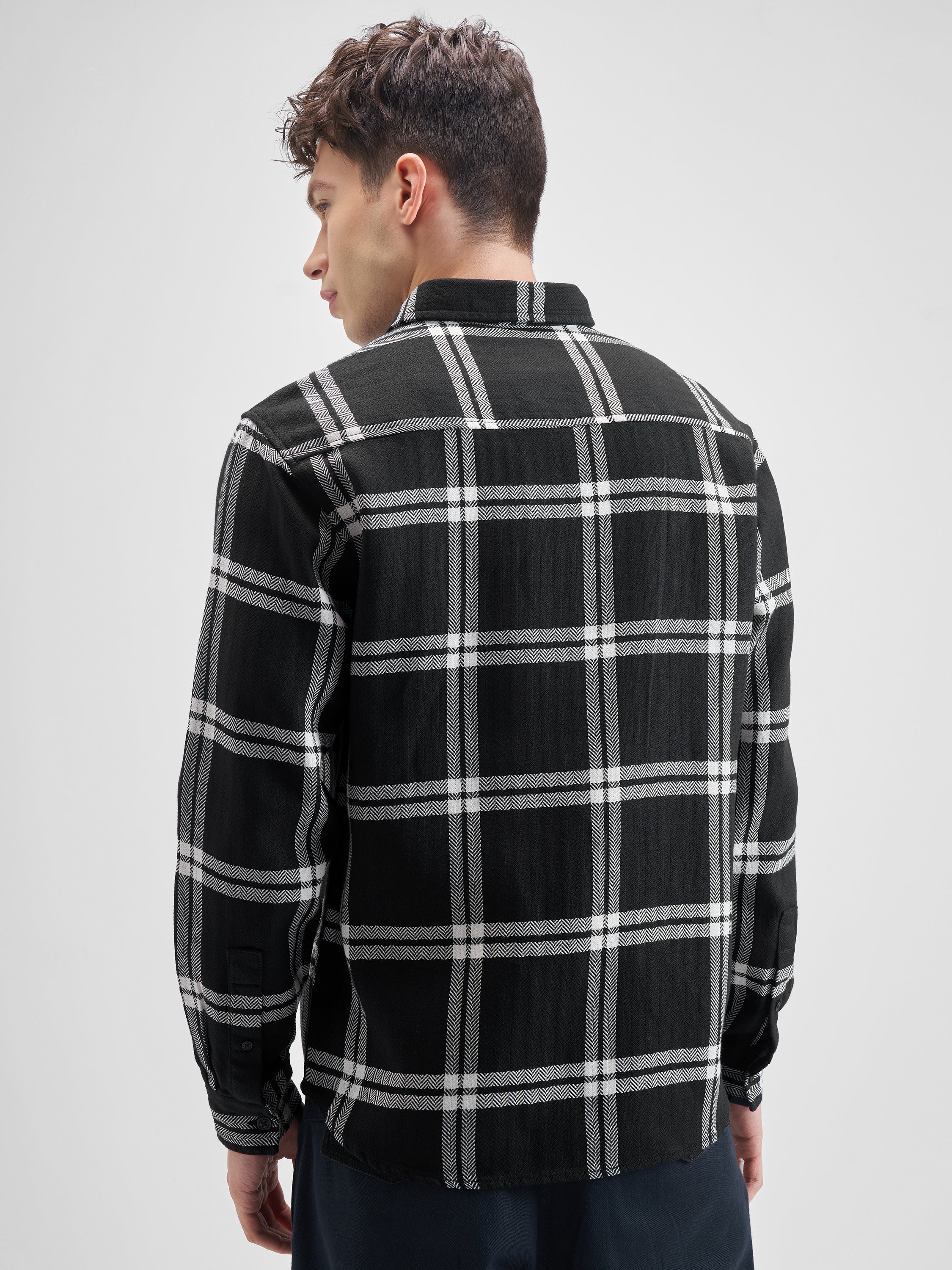 Highlander Men Black Checked Relaxed Fit Casual Shirt - Black - Image 3