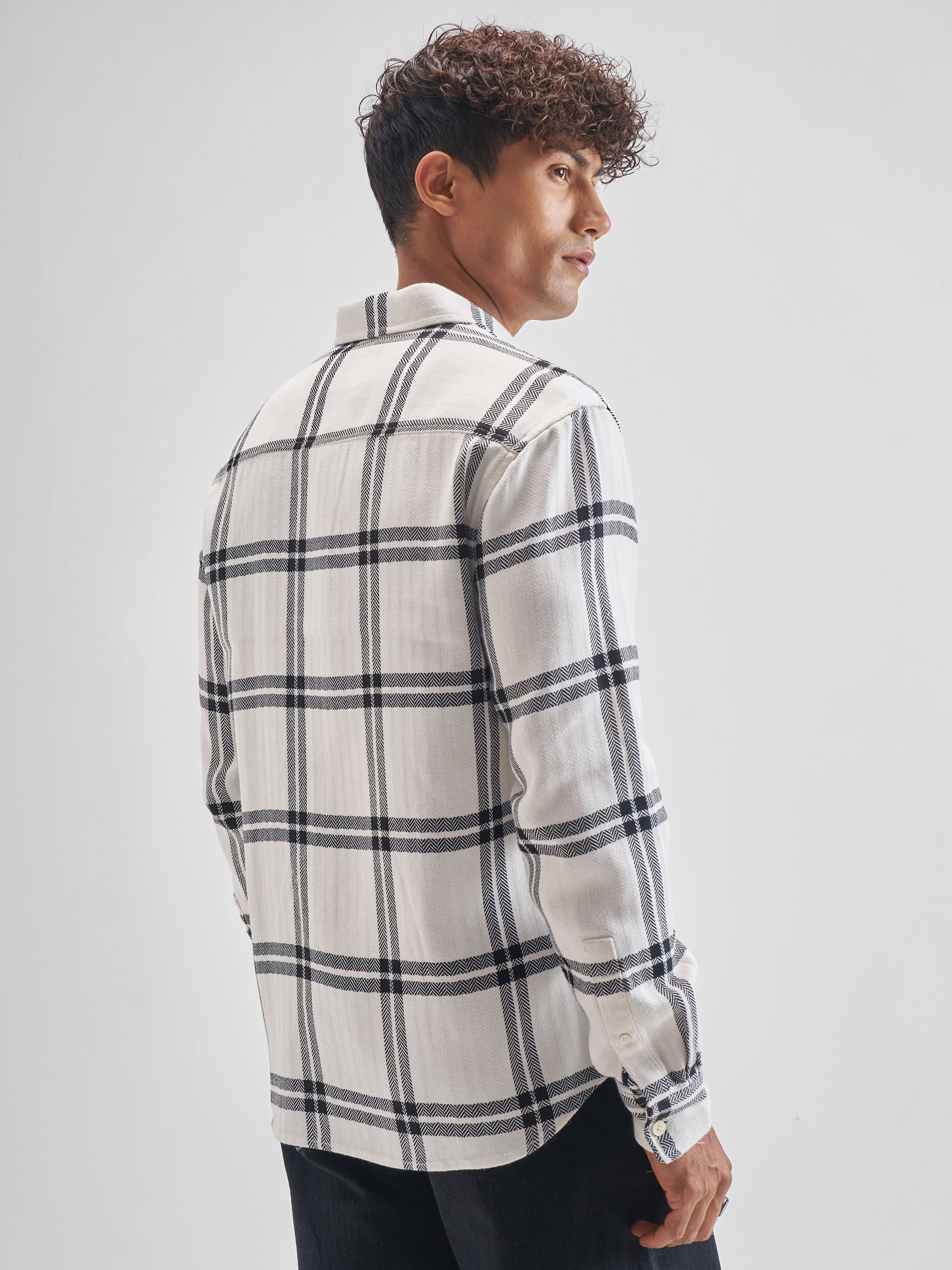Highlander Men Off White Checked Relaxed Fit Casual Shirt - Off White - Image 3