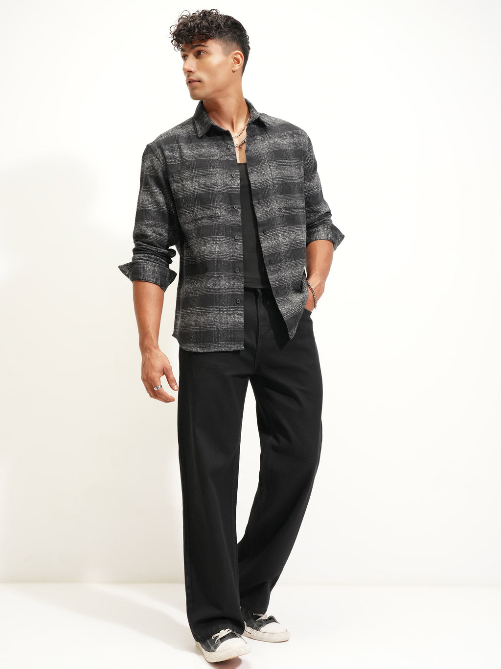Highlander Men Black Checked Relaxed Fit Casual Shirt - Black - Image 2