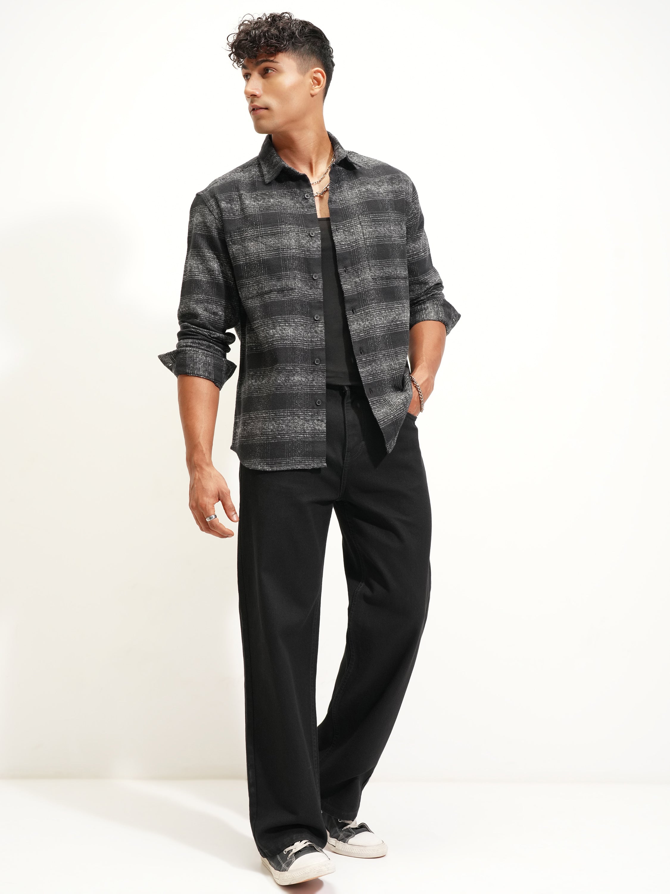 Highlander Men Black Checked Relaxed Fit Casual Shirt - Black - Image 2