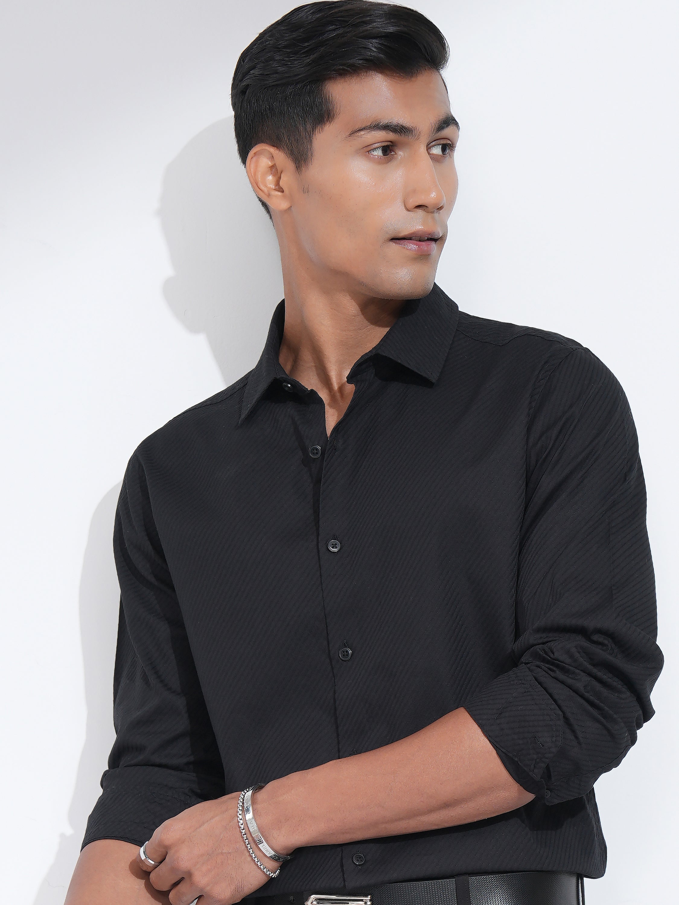 Highlander Men Black Textured Slim Fit Casual Shirt - Black - Image 1