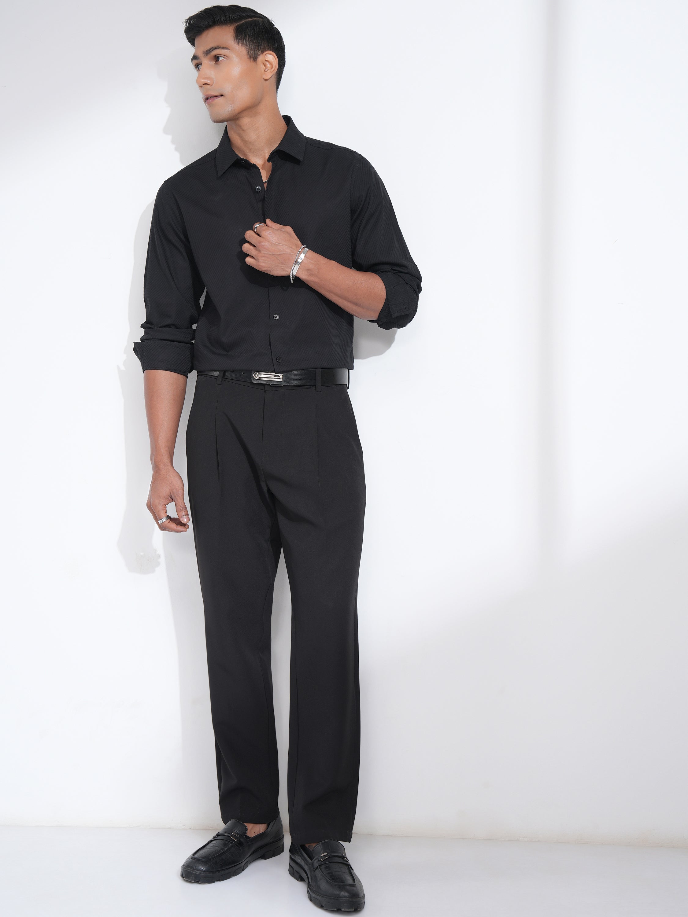 Highlander Men Black Textured Slim Fit Casual Shirt - Black - Image 2