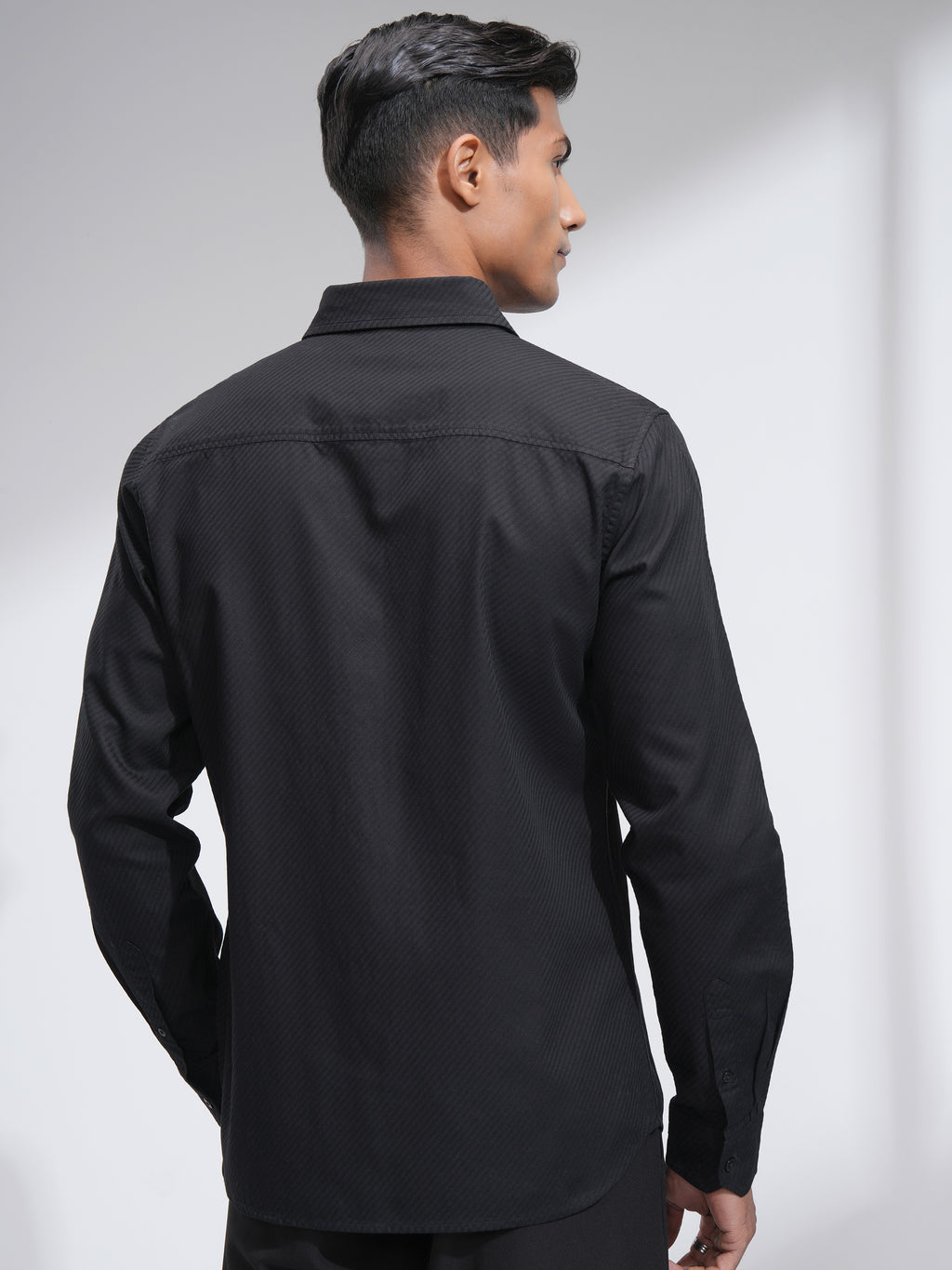 Highlander Men Black Textured Slim Fit Casual Shirt - Black - Image 3
