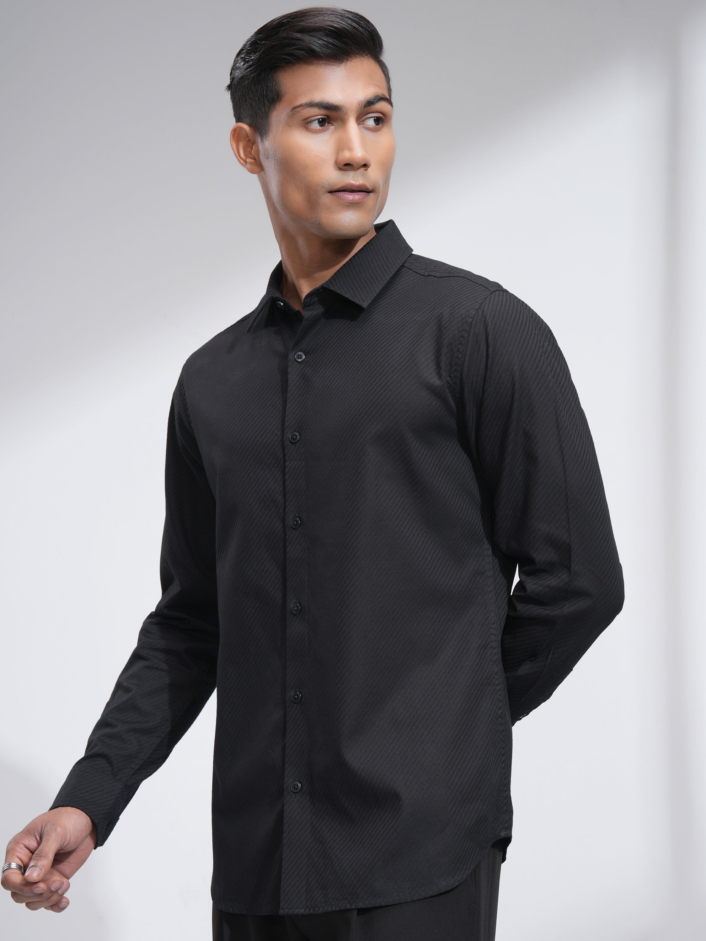 Highlander Men Black Textured Slim Fit Casual Shirt - Black - Image 4