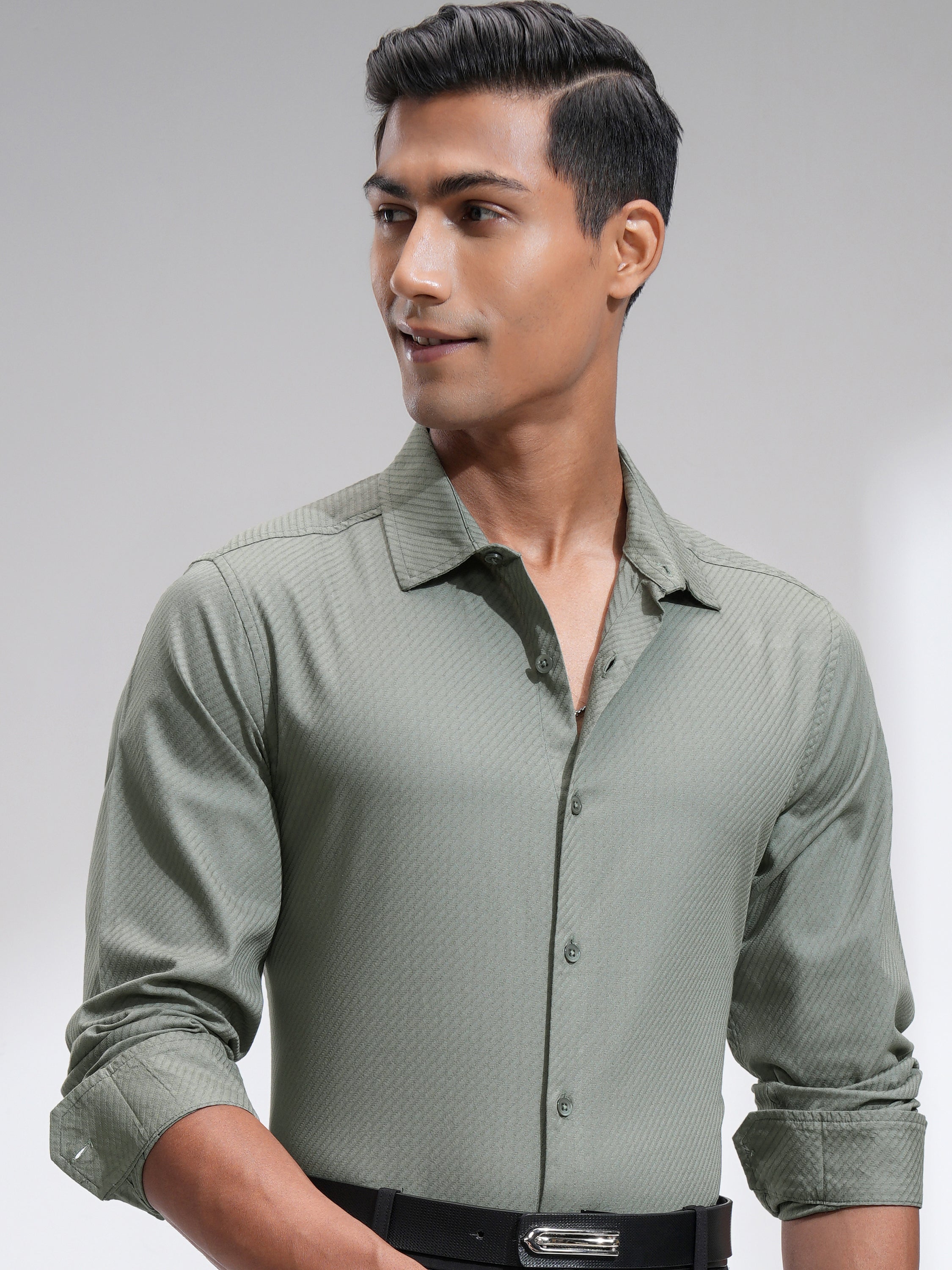 Highlander Men Green Textured Slim Fit Casual Shirt - Green - Image 1