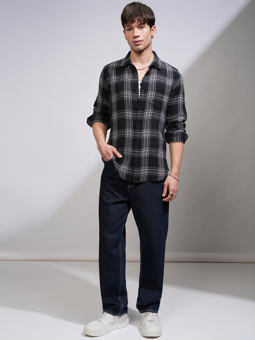 Highlander Men Black Checked Slim Fit Casual Shirt - Black - Image 2