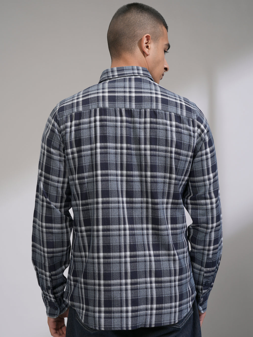 Highlander Men Navy Blue Checked Slim Fit Casual Shirt - Navy Blue - Image 3