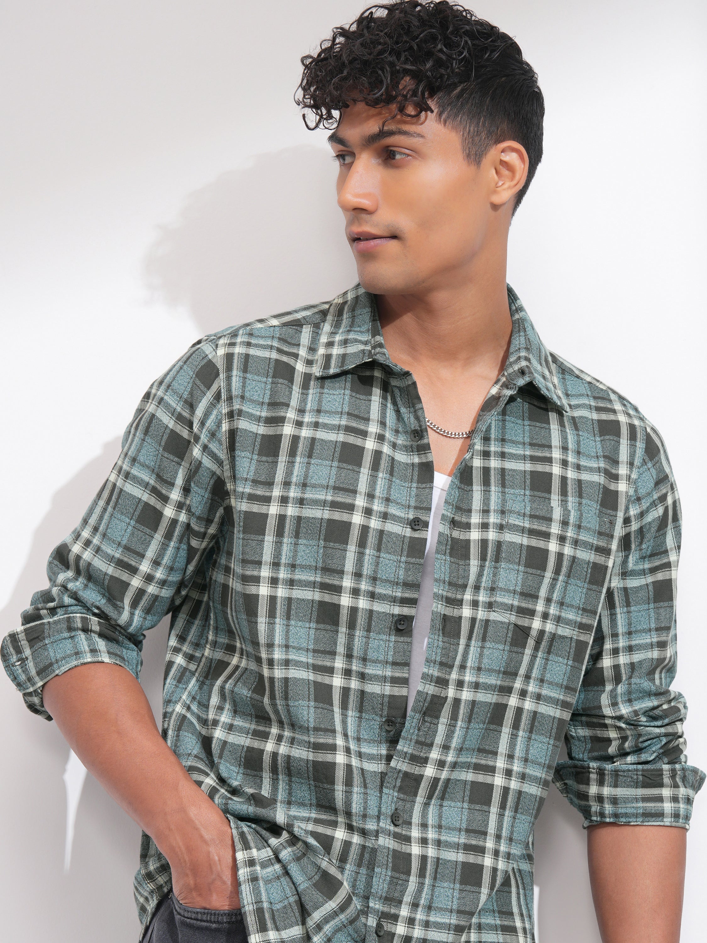 Highlander Men Green Checked Slim Fit Casual Shirt - Green - Image 1