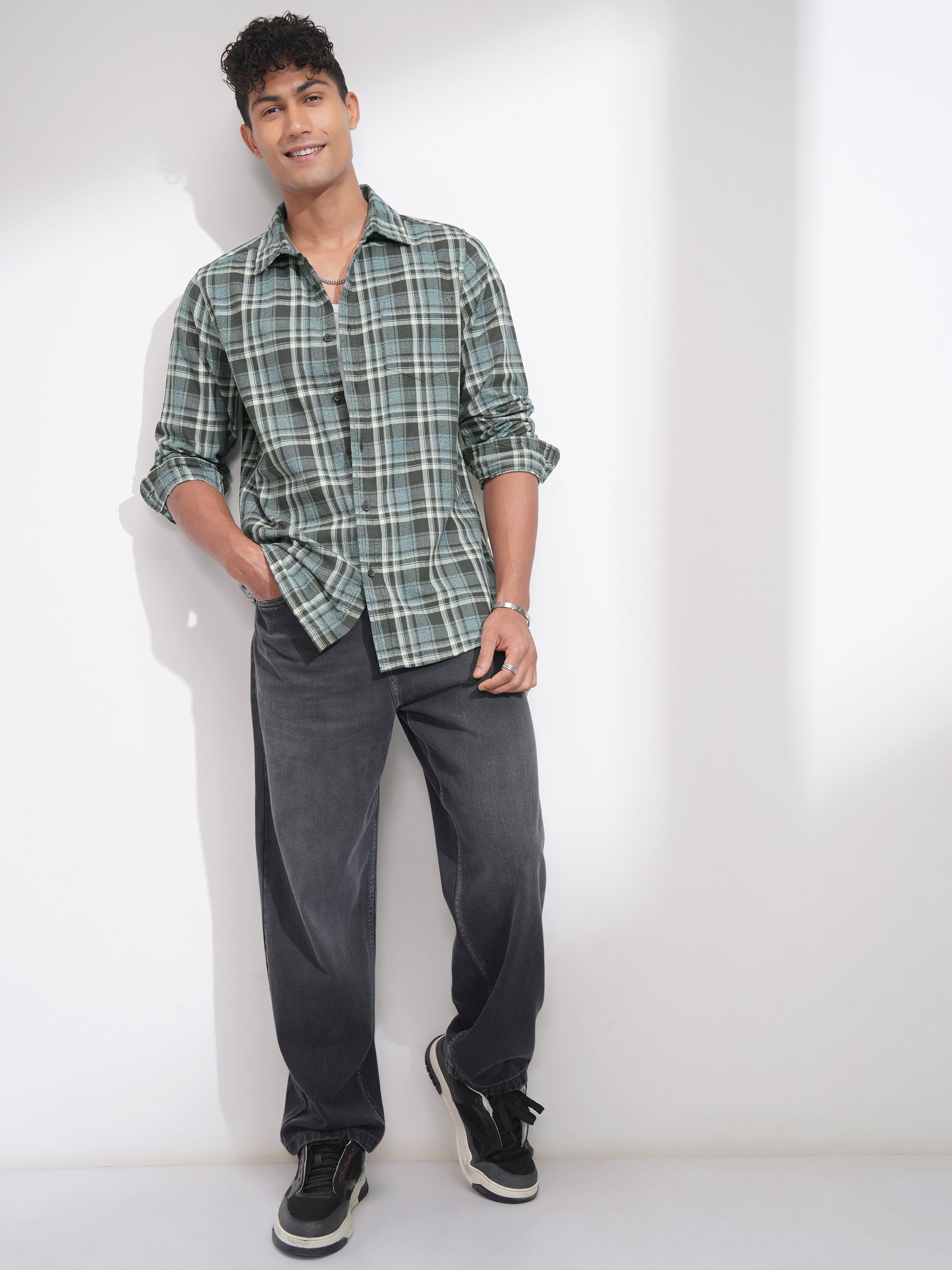 Highlander Men Green Checked Slim Fit Casual Shirt - Green - Image 2