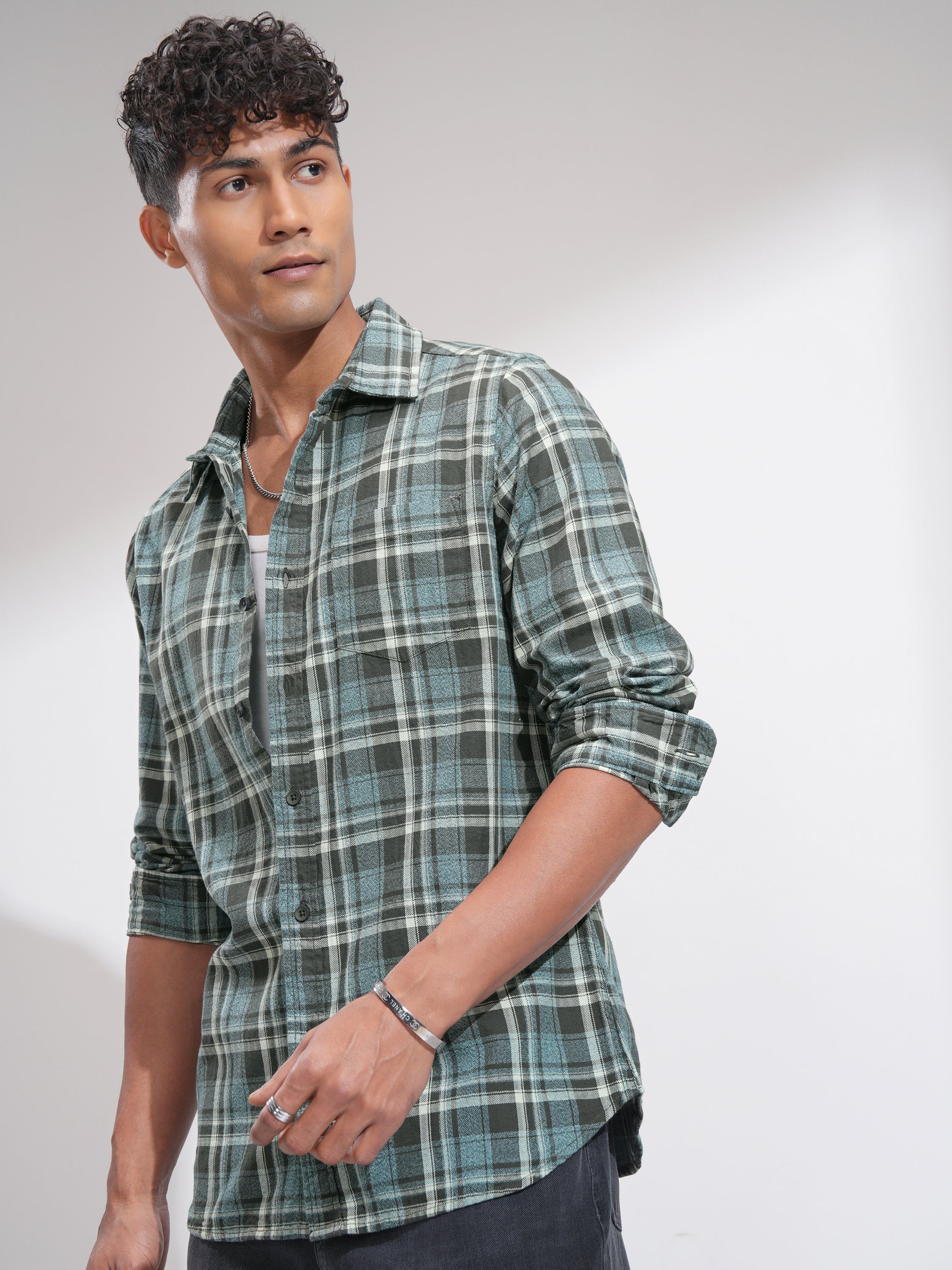 Highlander Men Green Checked Slim Fit Casual Shirt - Green - Image 4