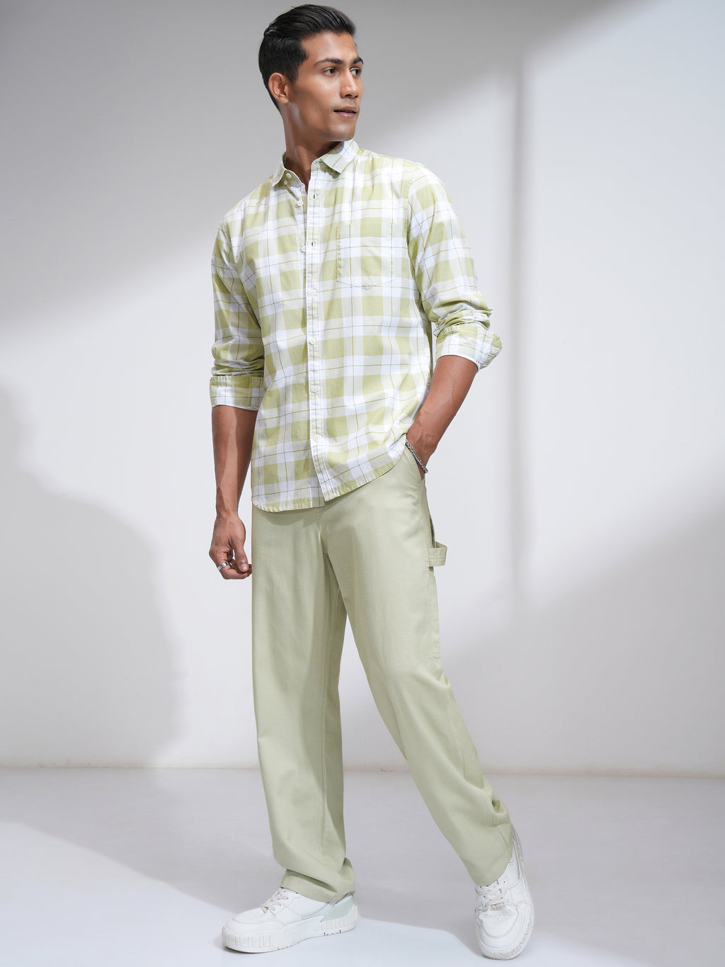 Highlander Men White Checked Slim Fit Casual Shirt - White - Image 2