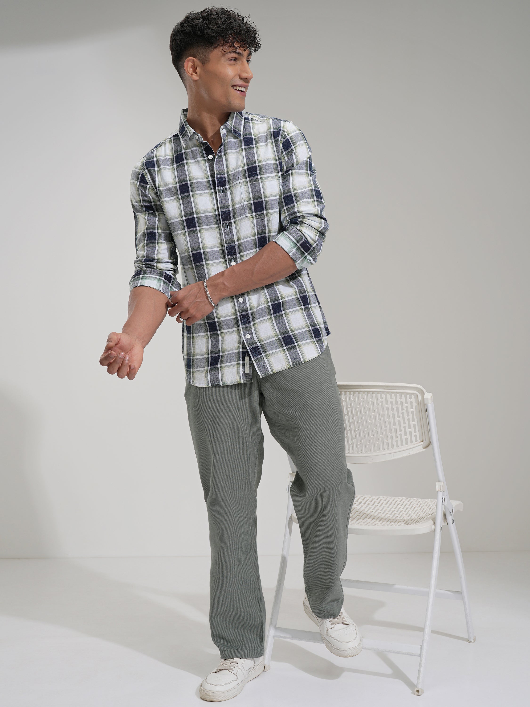 Highlander Men Green Checked Slim Fit Casual Shirt - Green - Image 2