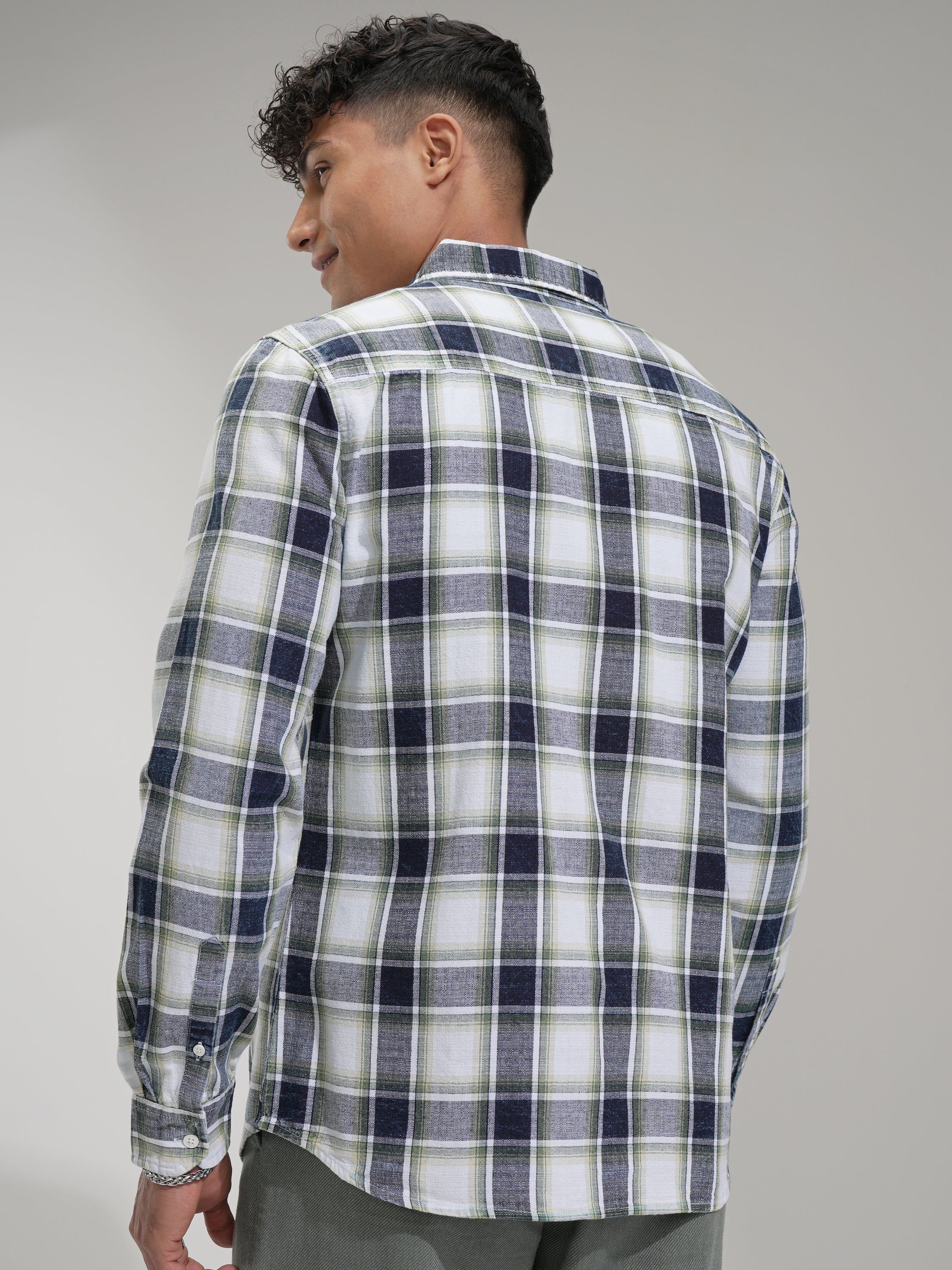 Highlander Men Green Checked Slim Fit Casual Shirt - Green - Image 3