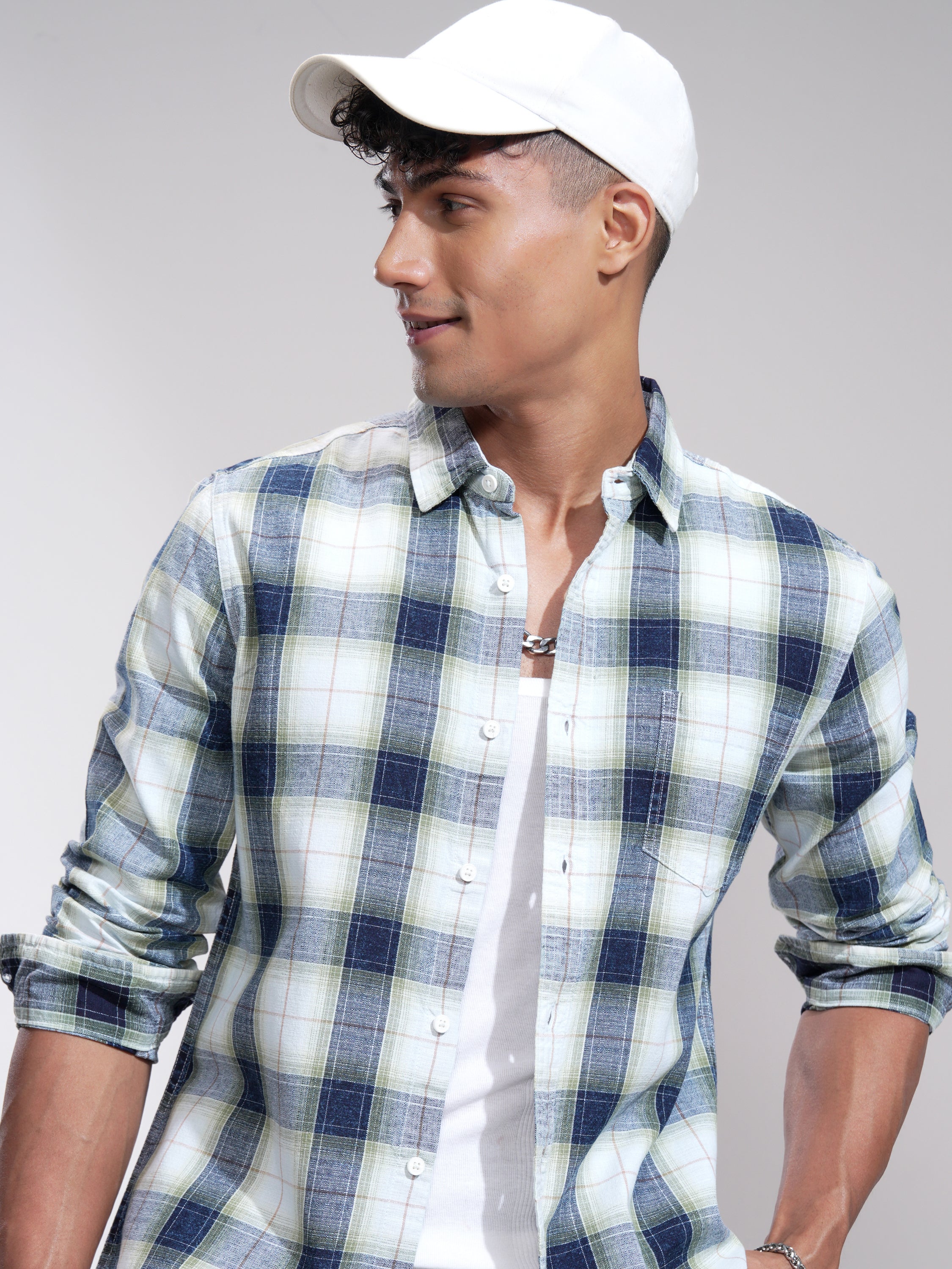 Highlander Men Green Checked Slim Fit Casual Shirt - Green - Image 1