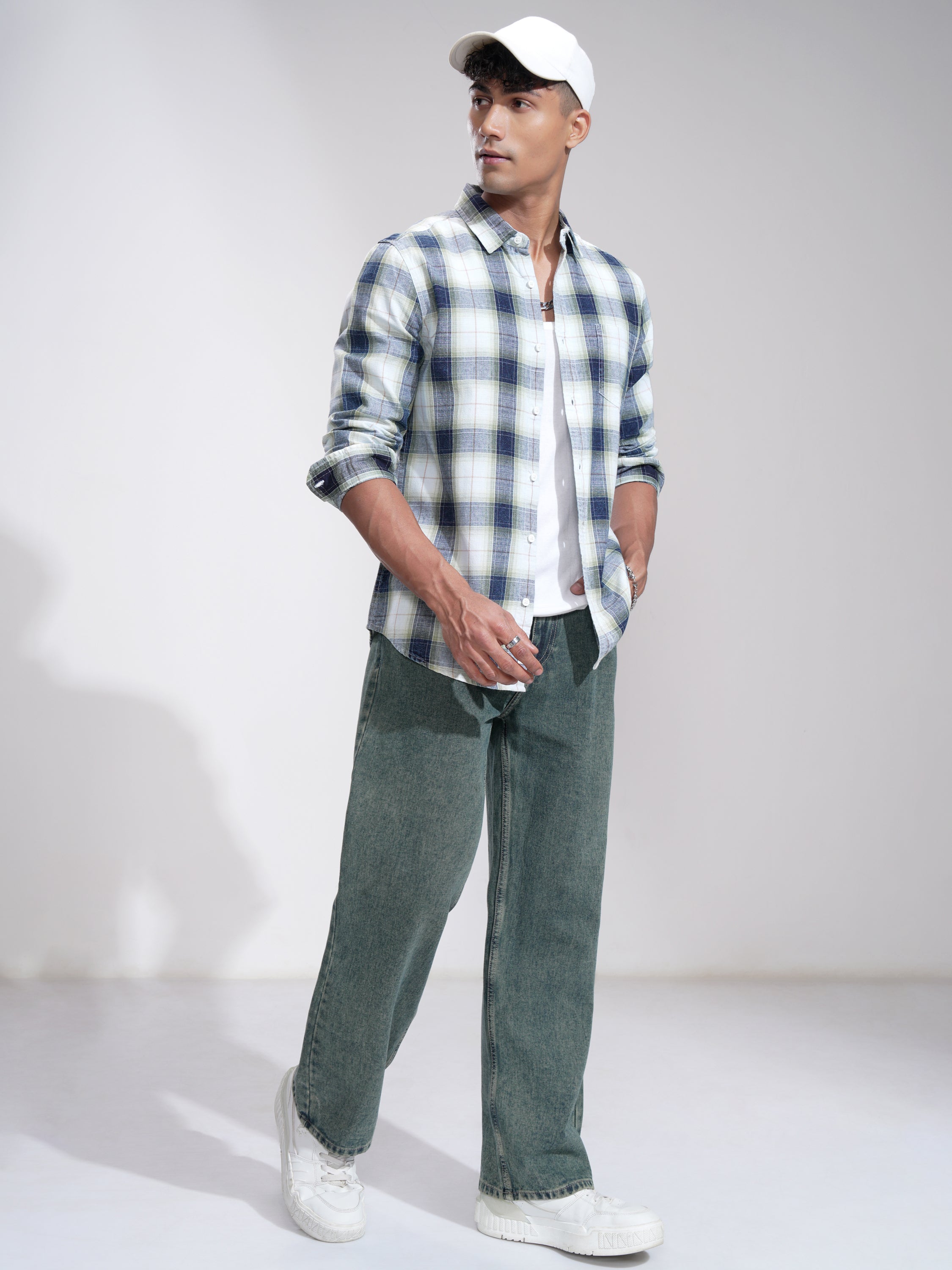 Highlander Men Green Checked Slim Fit Casual Shirt - Green - Image 2