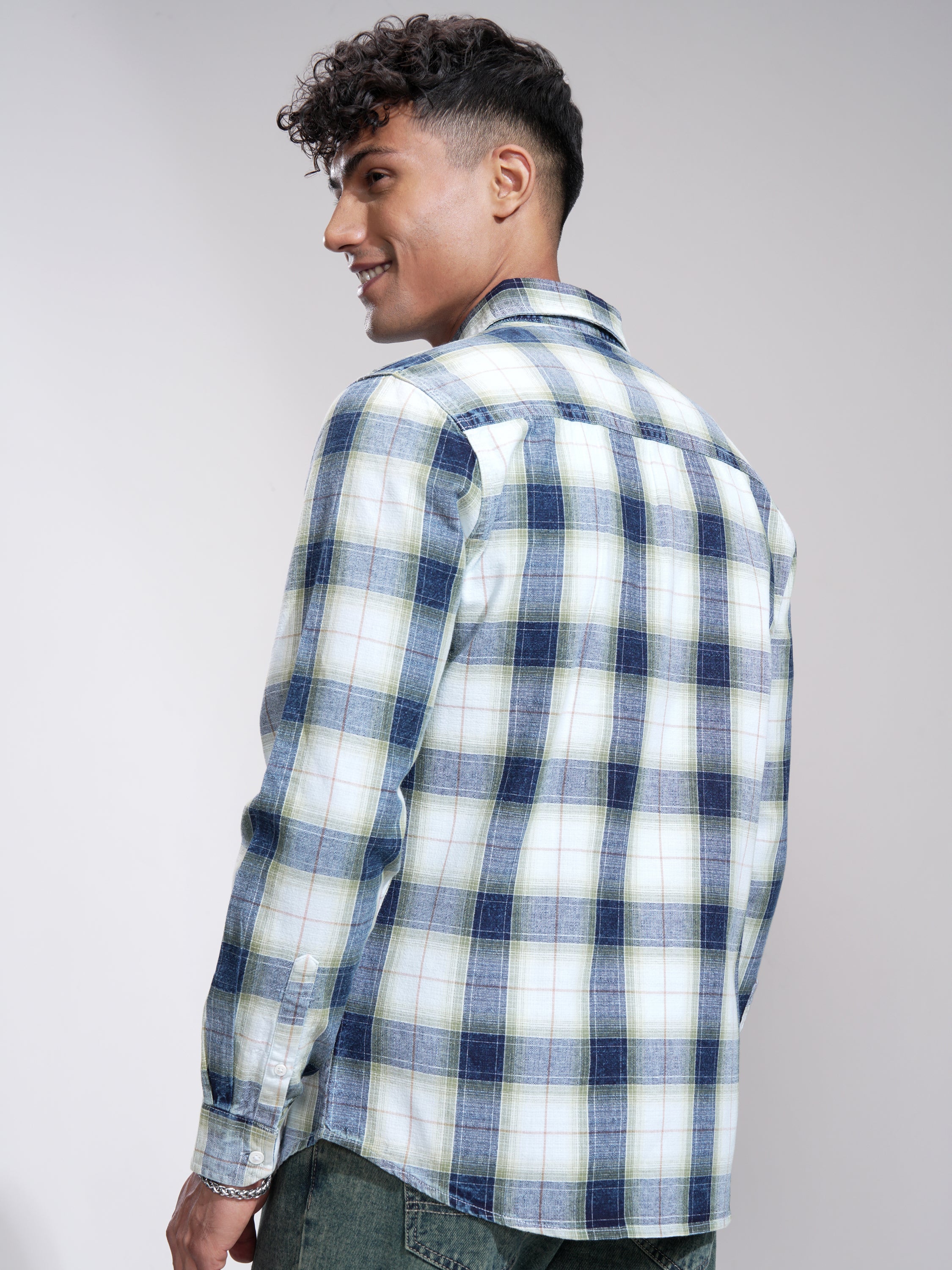 Highlander Men Green Checked Slim Fit Casual Shirt - Green - Image 3