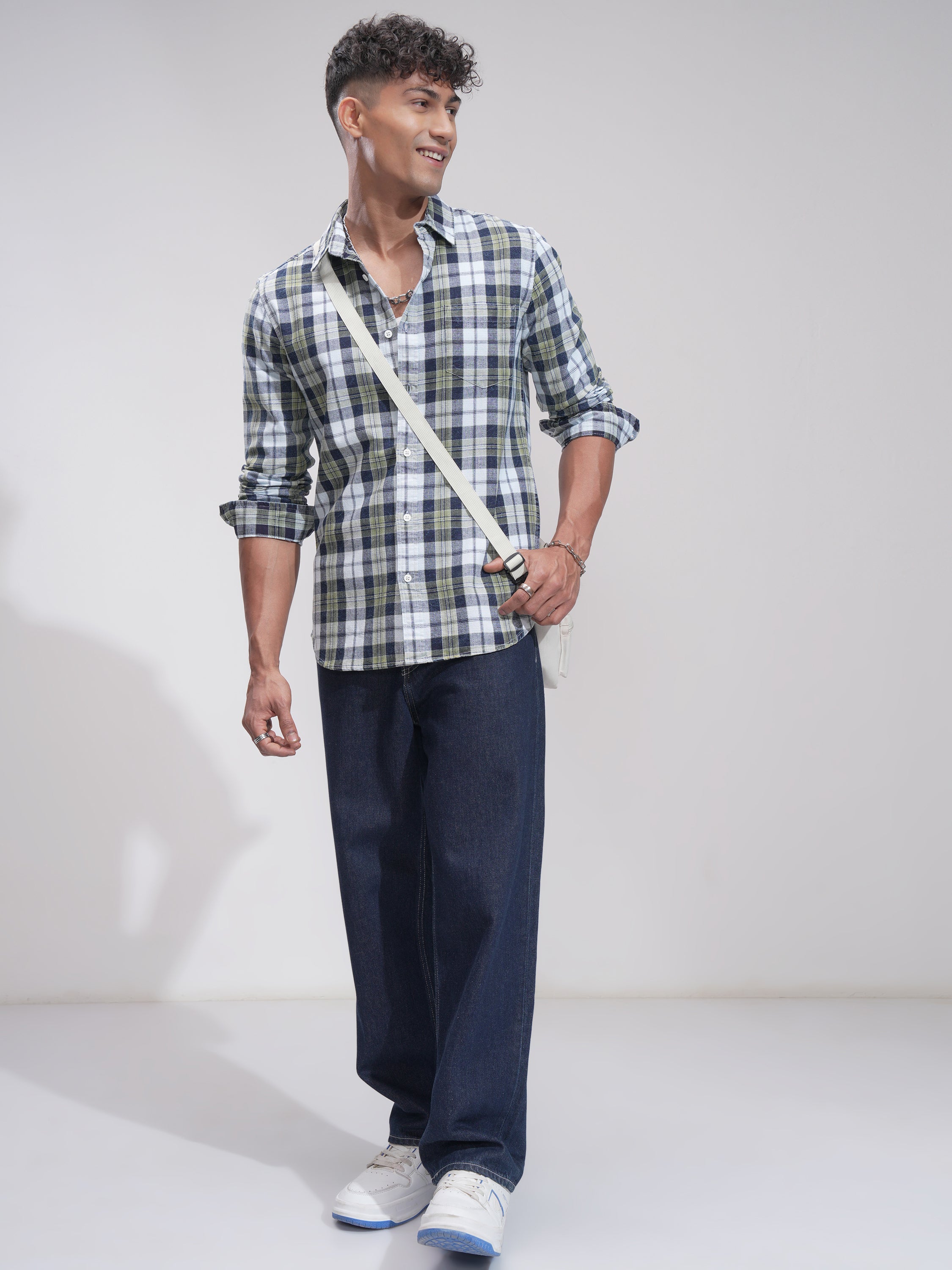 Highlander Men Green Checked Slim Fit Casual Shirt - Green - Image 2