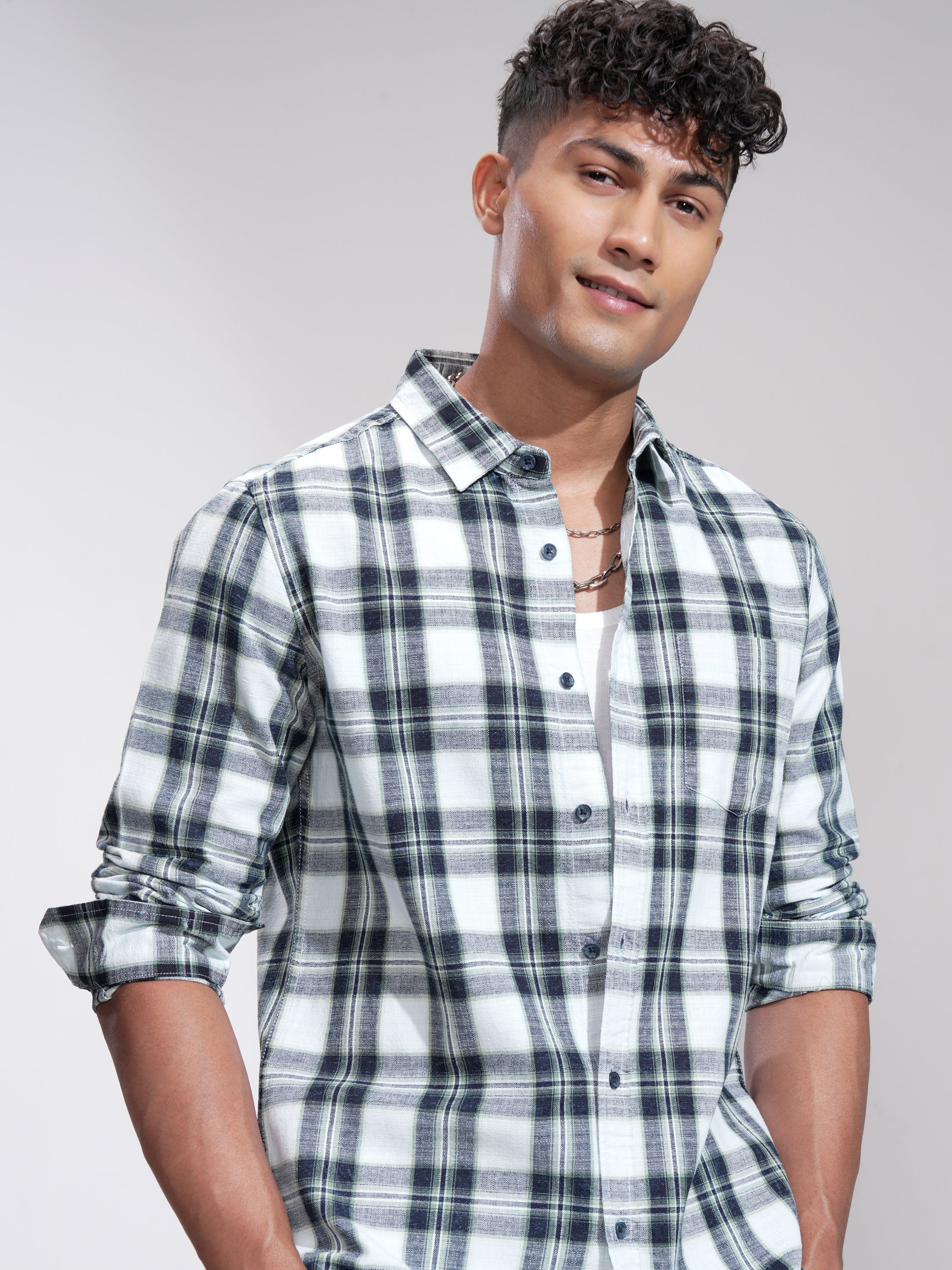 Highlander Men Green Checked Slim Fit Casual Shirt - Green - Image 1