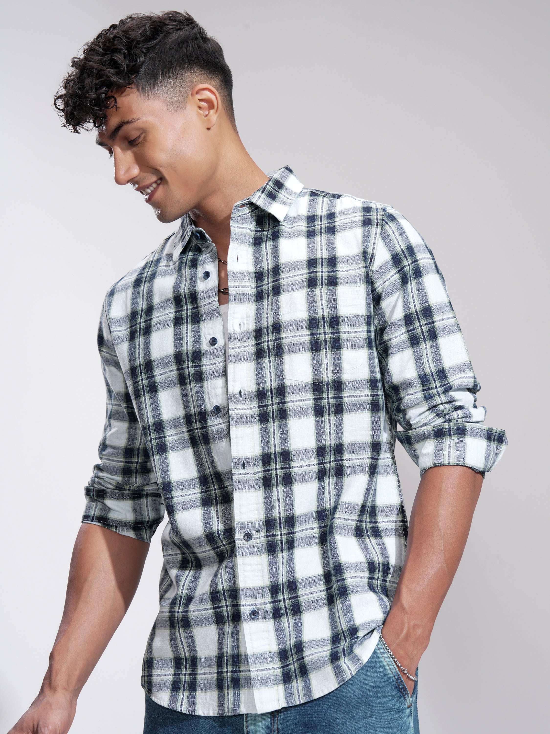 Highlander Men Green Checked Slim Fit Casual Shirt - Green - Image 4