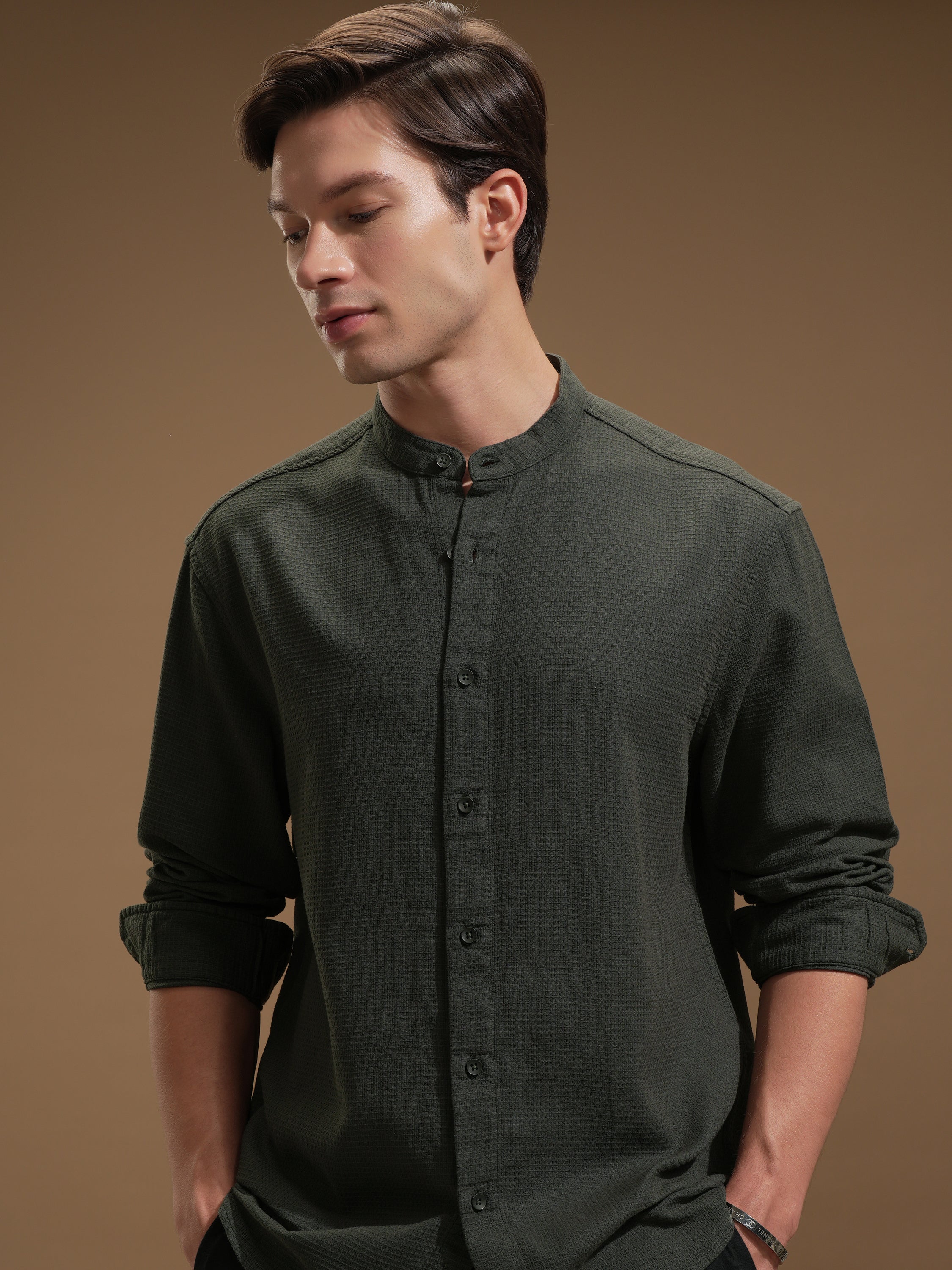 Highlander Men Green Self Design Relaxed Fit Casual Shirt - Green - Image 1