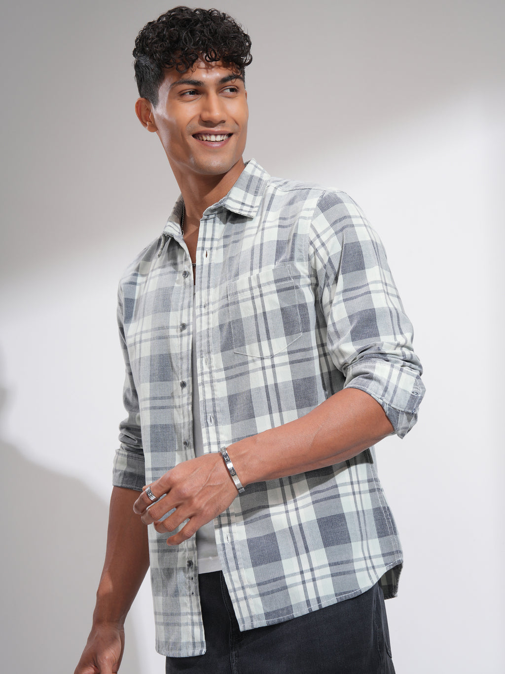 Highlander Men Green Checked Slim Fit Casual Shirt - Green - Image 4