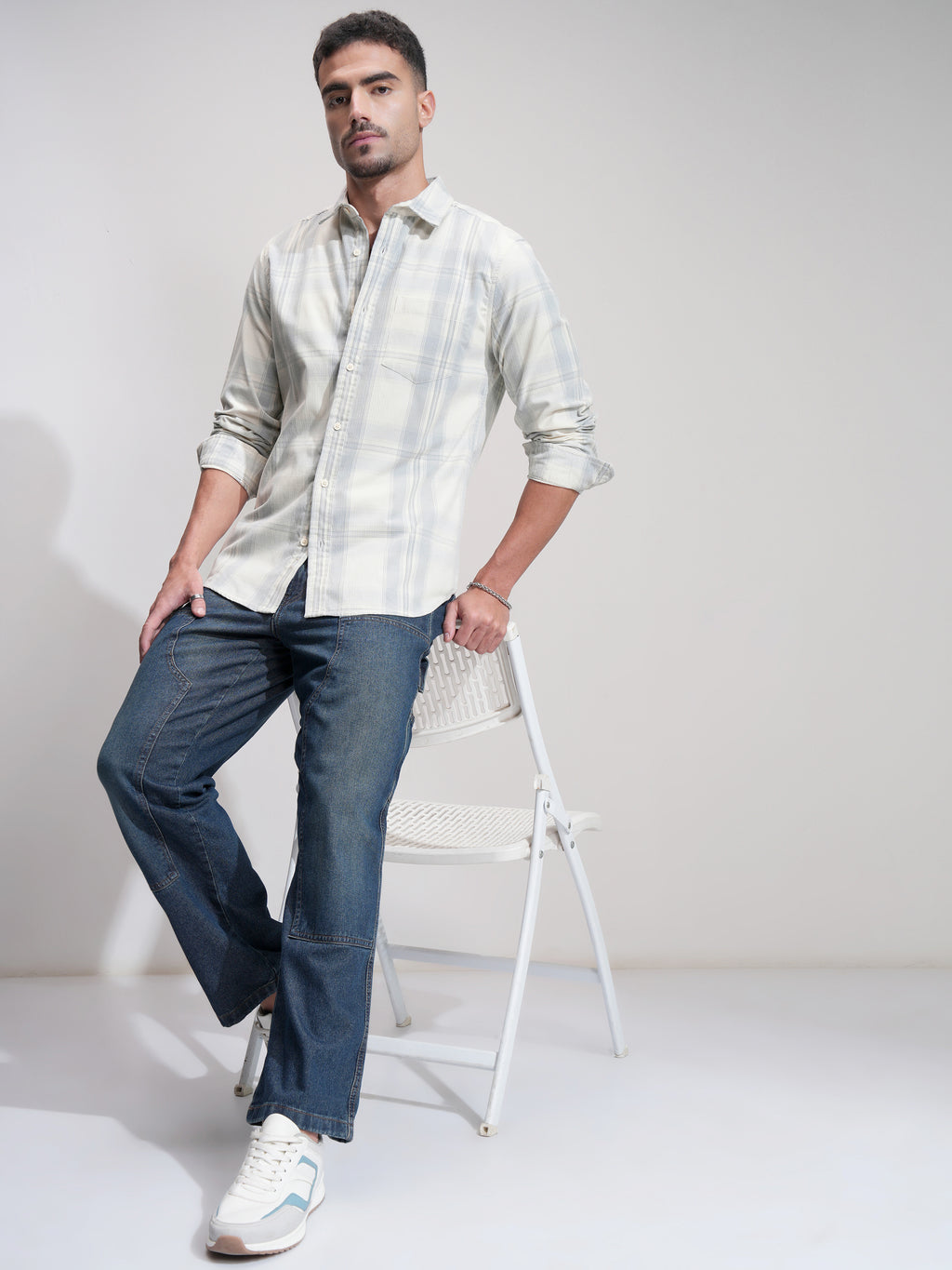 Highlander Men Off White Checked Slim Fit Casual Shirt - Off White - Image 2