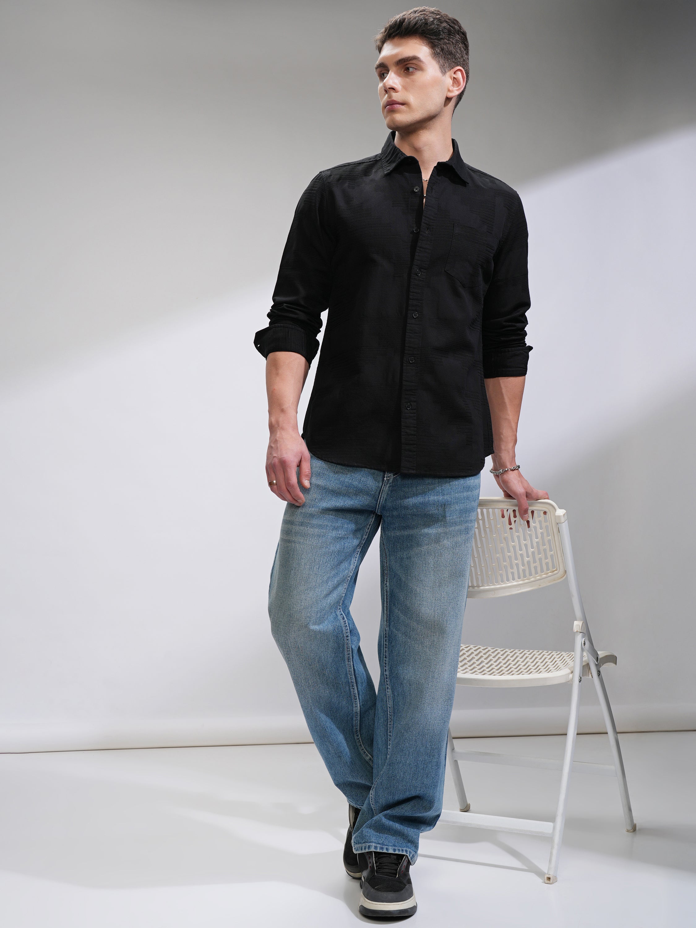 Highlander Men Black Textured Slim Fit Casual Shirt - Black - Image 2