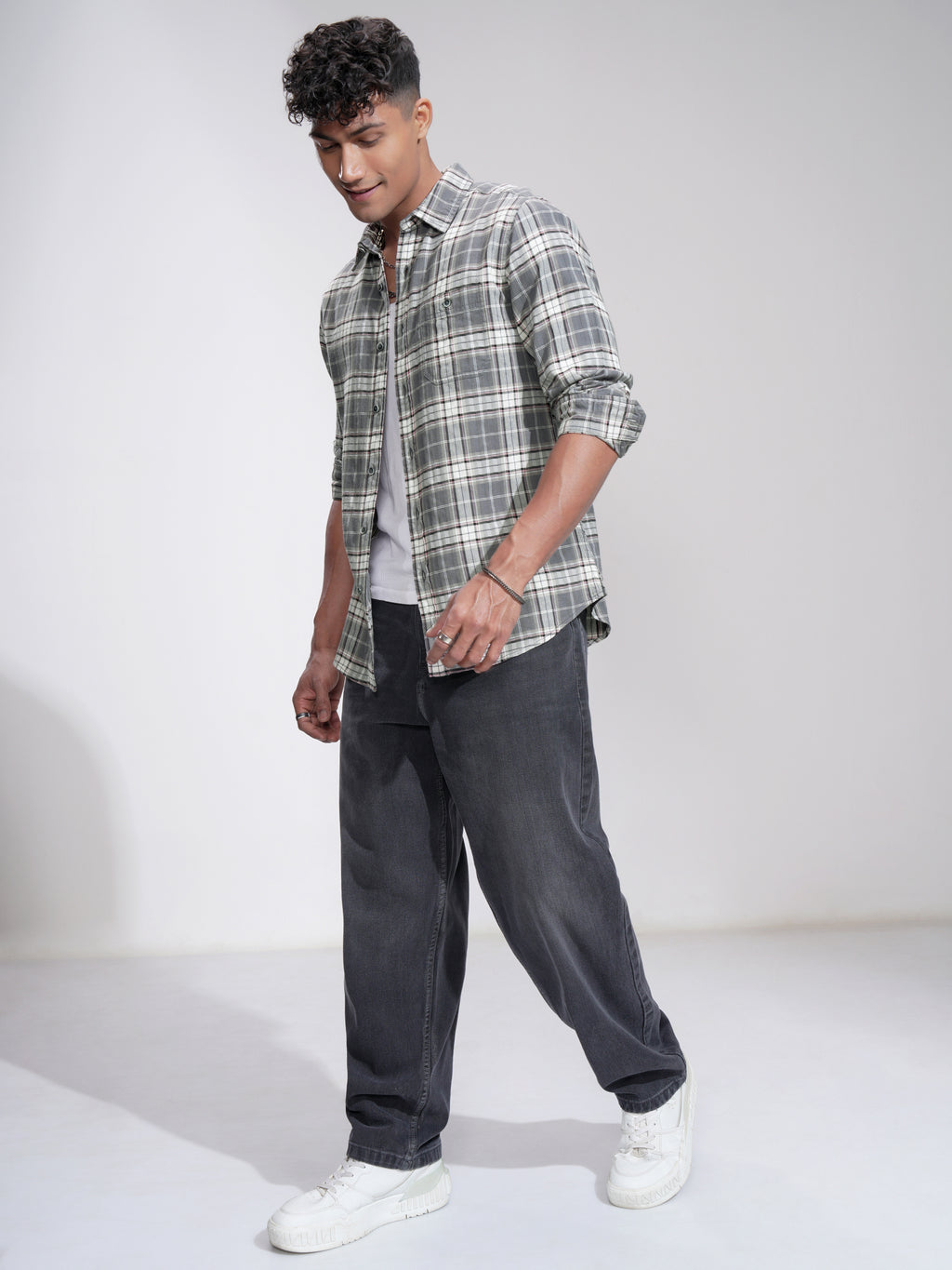 Highlander Men Grey Checked Slim Fit Casual Shirt - Grey - Image 2