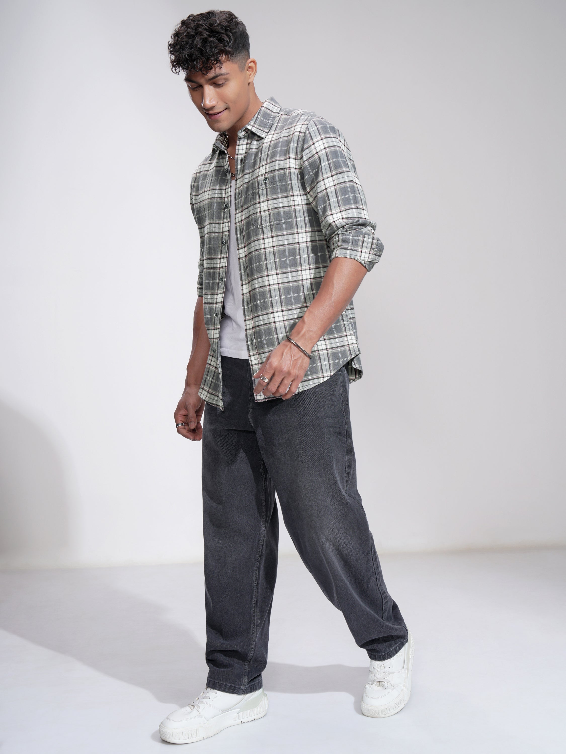 Highlander Men Grey Checked Slim Fit Casual Shirt - Grey - Image 2