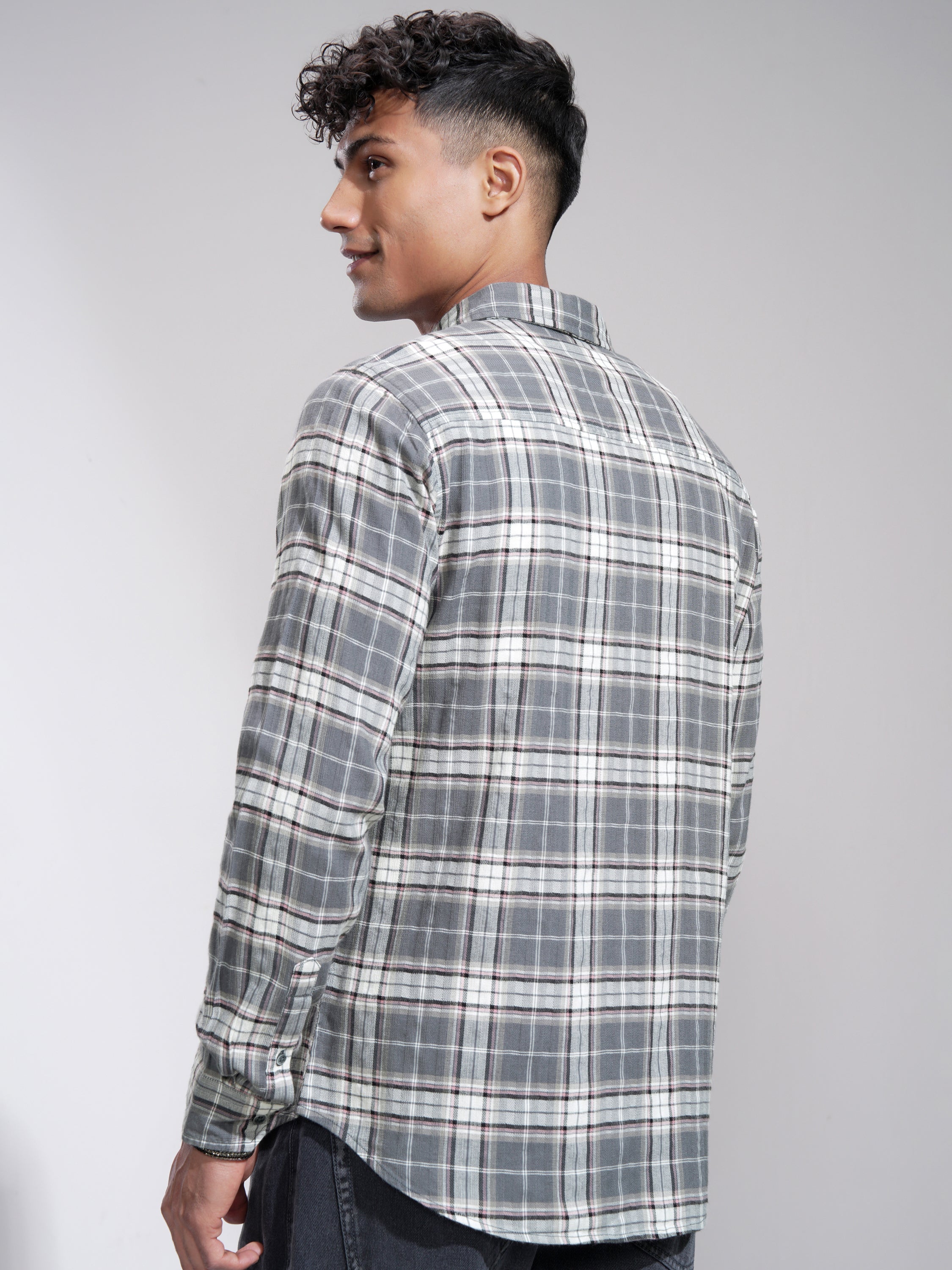 Highlander Men Grey Checked Slim Fit Casual Shirt - Grey - Image 3