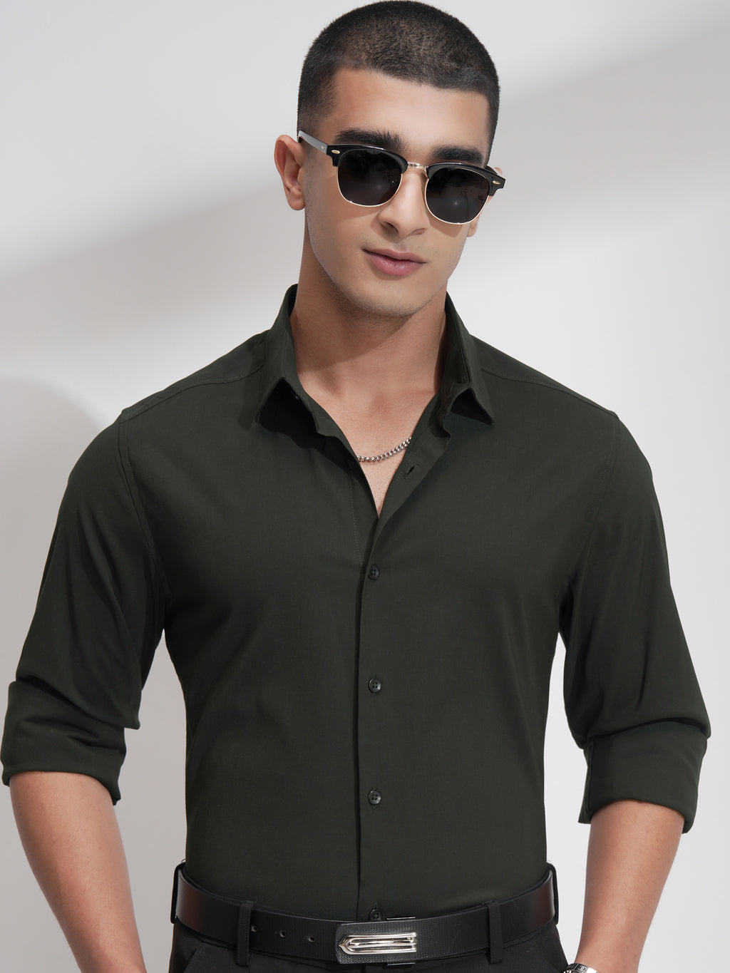 Highlander Men Green Solid Slim Fit Casual Shirt - Green - Image 1