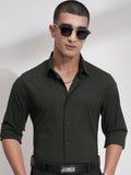 Highlander Men Green Solid Slim Fit Casual Shirt - Green - Image 1