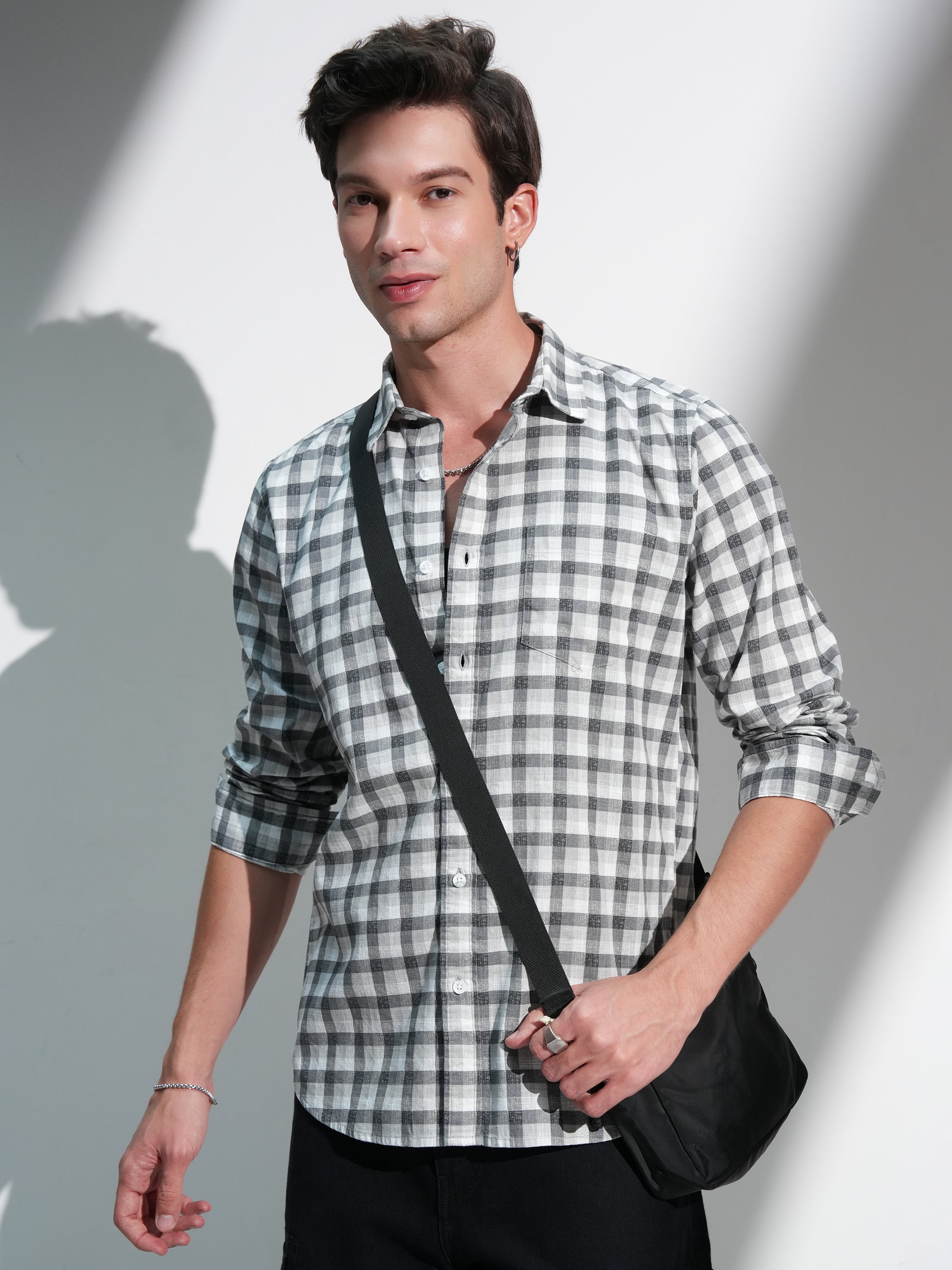 Highlander Men White Checked Slim Fit Casual Shirt - White - Image 1