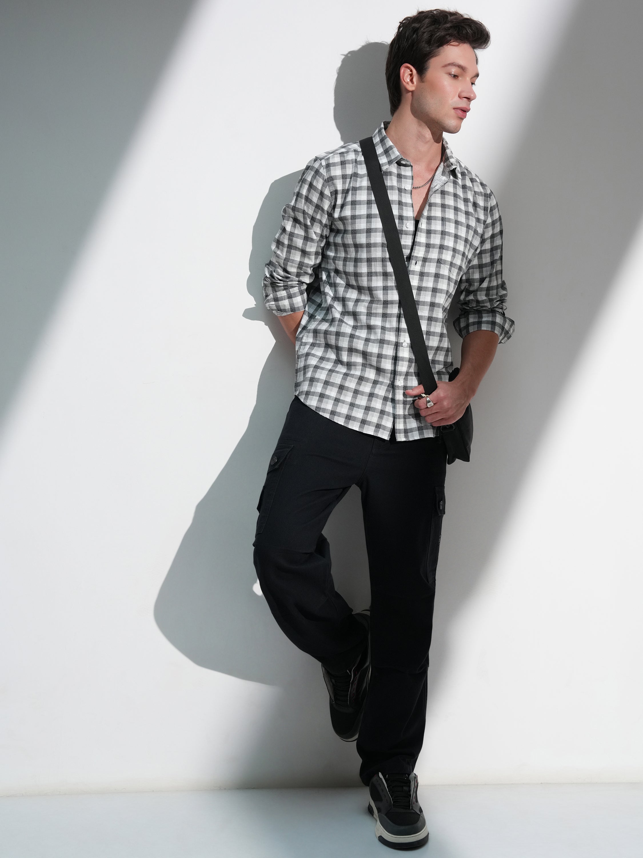 Highlander Men White Checked Slim Fit Casual Shirt - White - Image 2